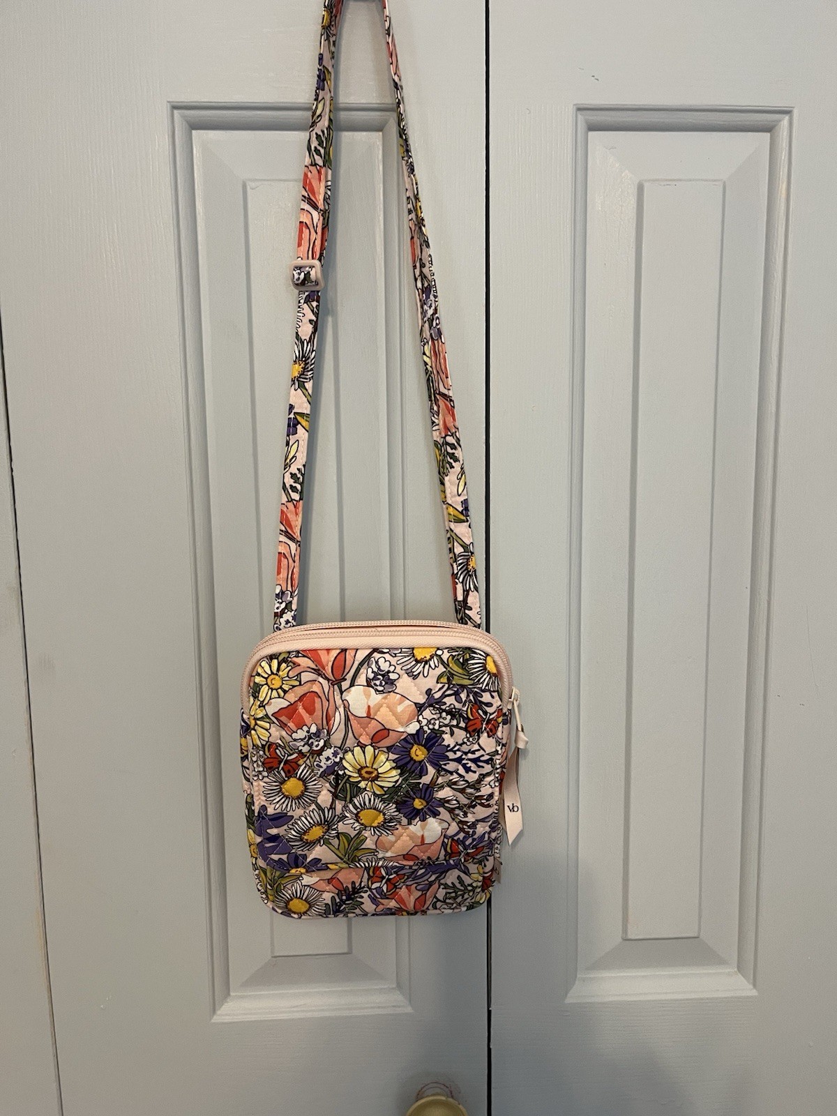 Vera Bradley Small Floral Crossbody Bag Zip Detachable Strap Pockets Pink Lining