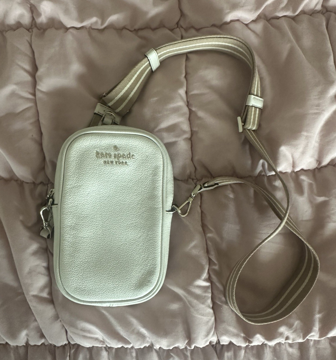 kate spade new york Silver Pebbled Crossbody Phone Bag Zip Logo Detachable Strap
