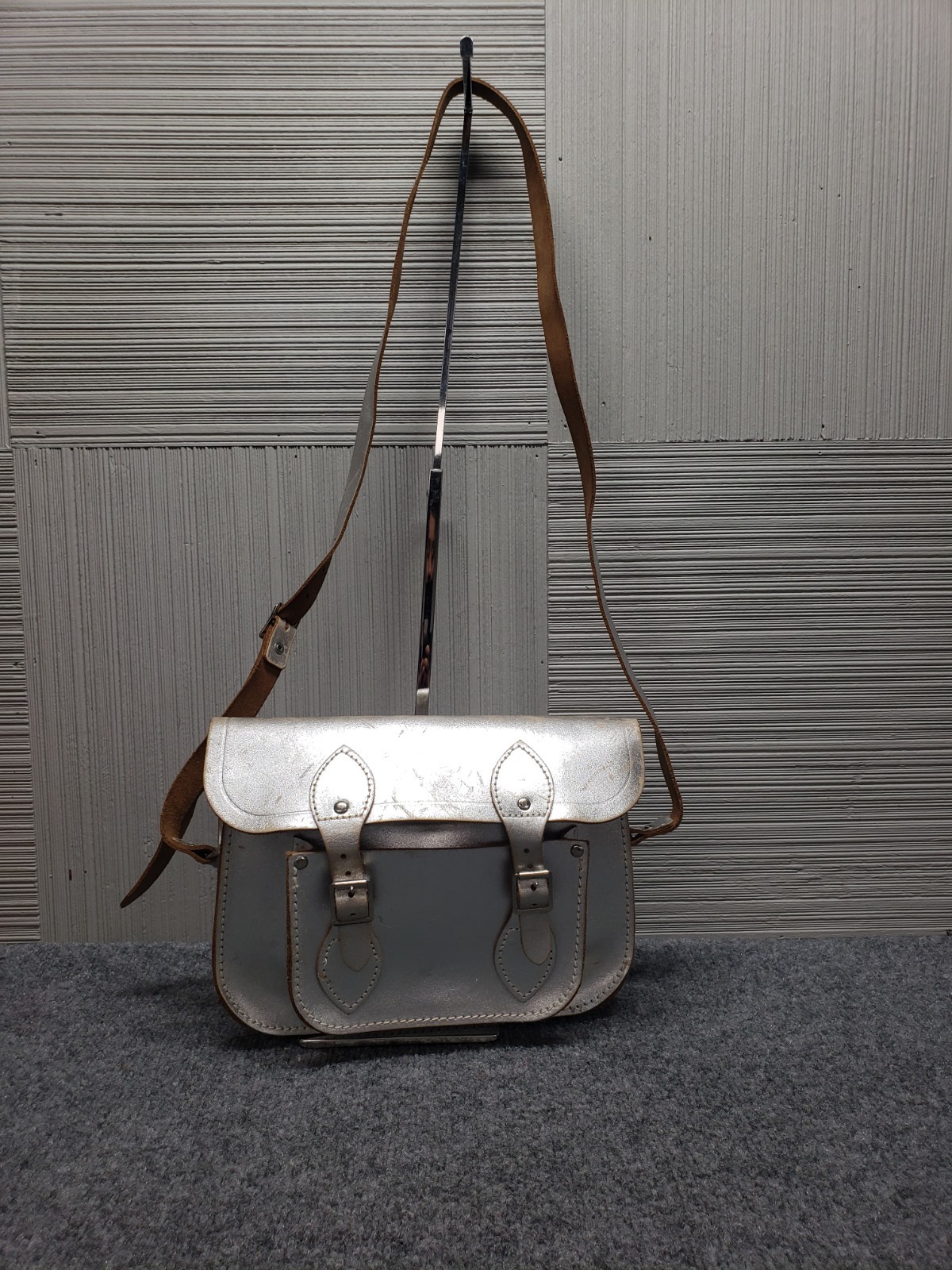 The Cambridge Satchel Company Women Messenger Bag Small Silver Leather Party