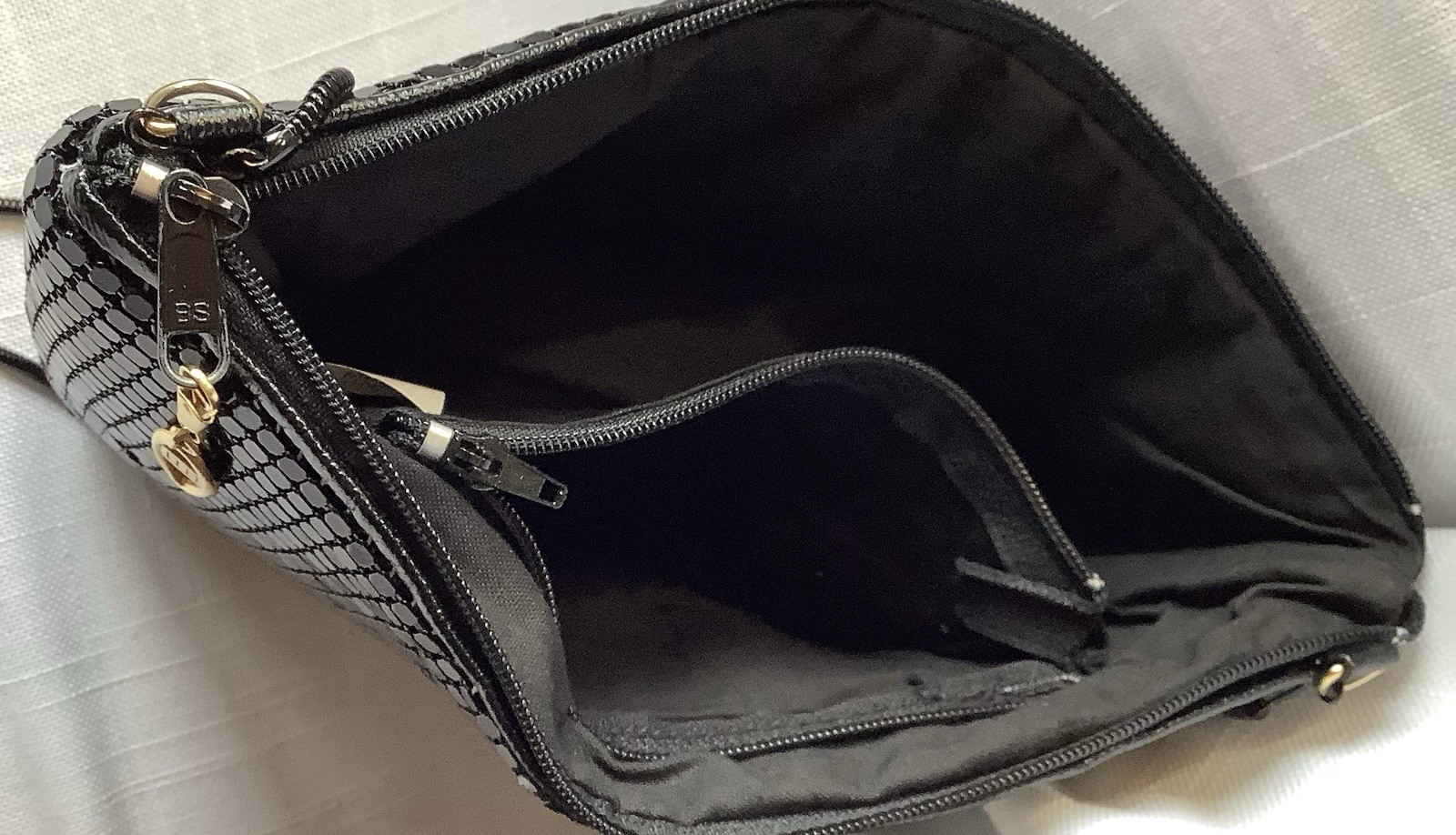 Slinky Small Black Purse, Aluminum Mesh Exterior and Handle, EXCELLENT Condition