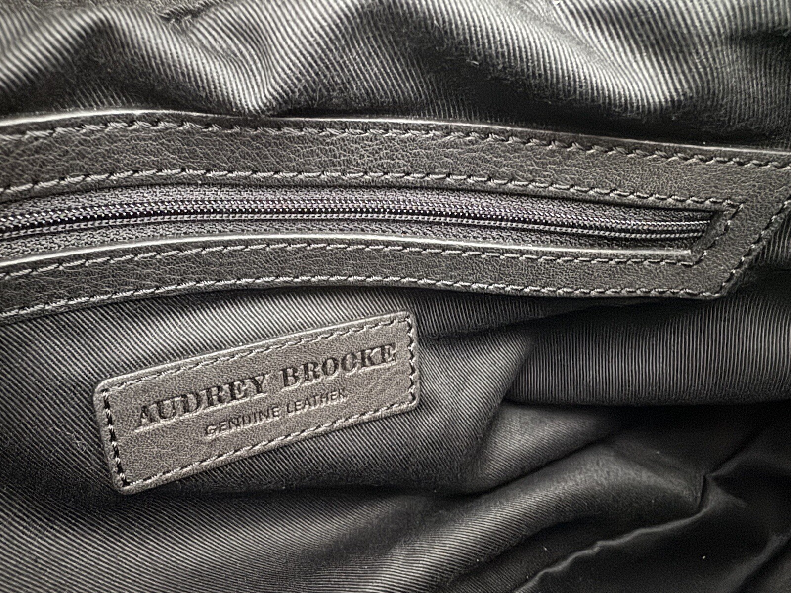 NWT Audrey Brooke Genuine Leather Messenger Bag/Purse/Crossbody