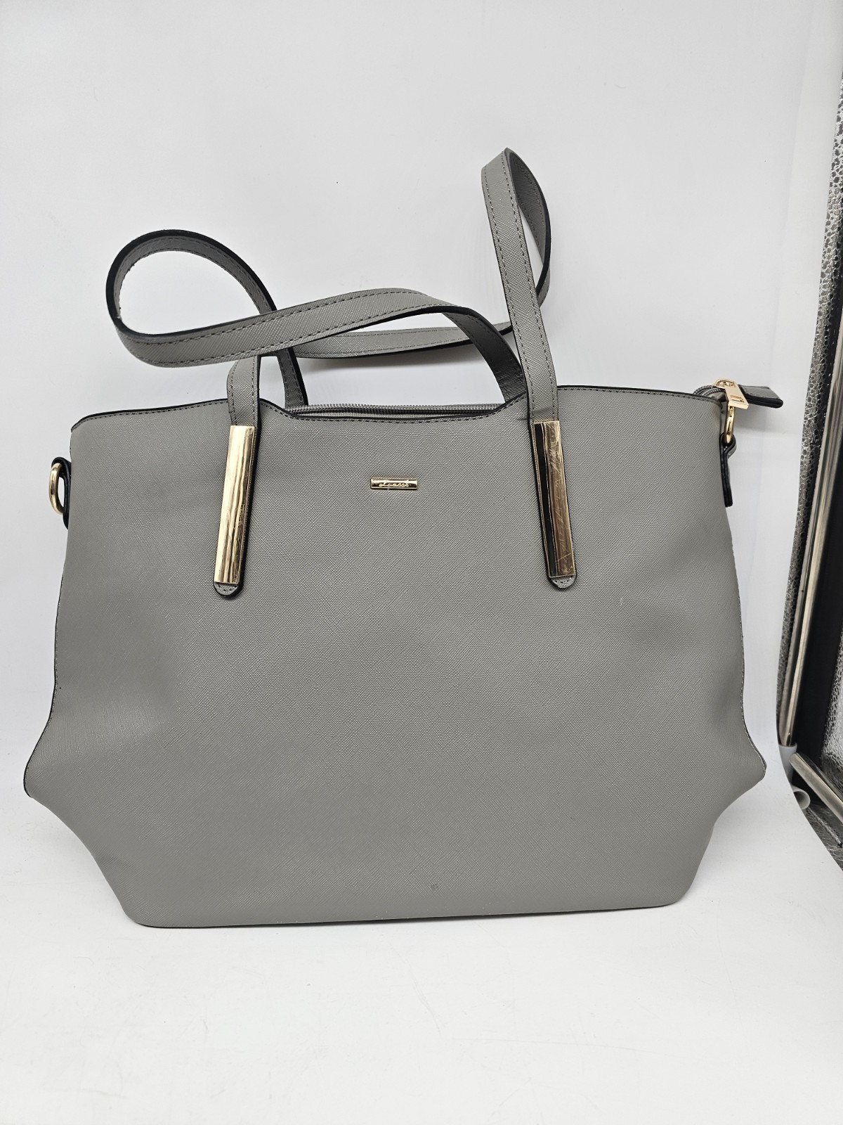 Lovevook laptop tote bag Purse Textured Gray Goldtone 4 Pockets Metal Feet