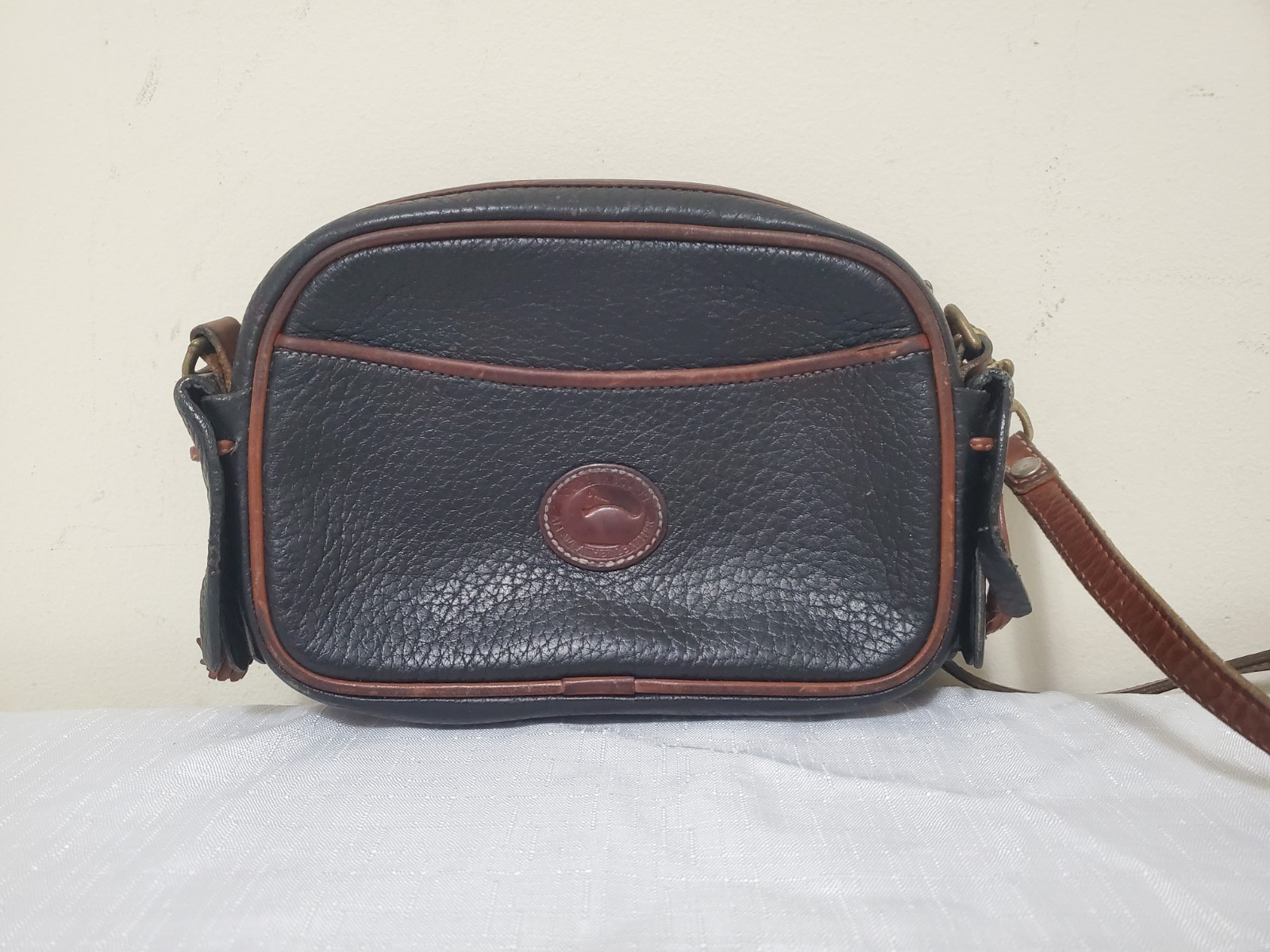 Dooney & Bourke AWL Duck Leather Wallet Crossbody Handbag