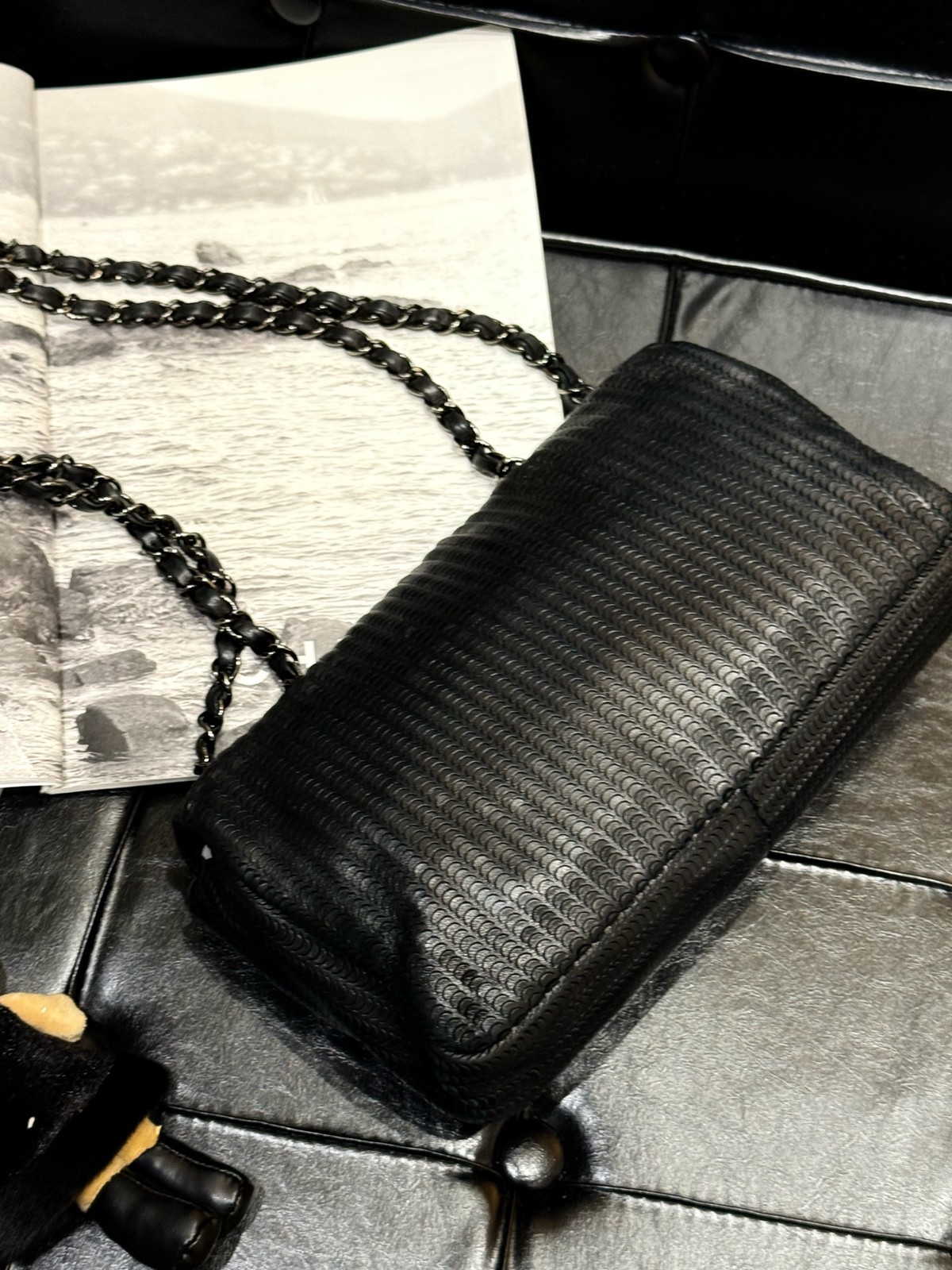 AUTH Chanel Black Scales Embossed Leather Medium Classic Flap Bag Black HW used