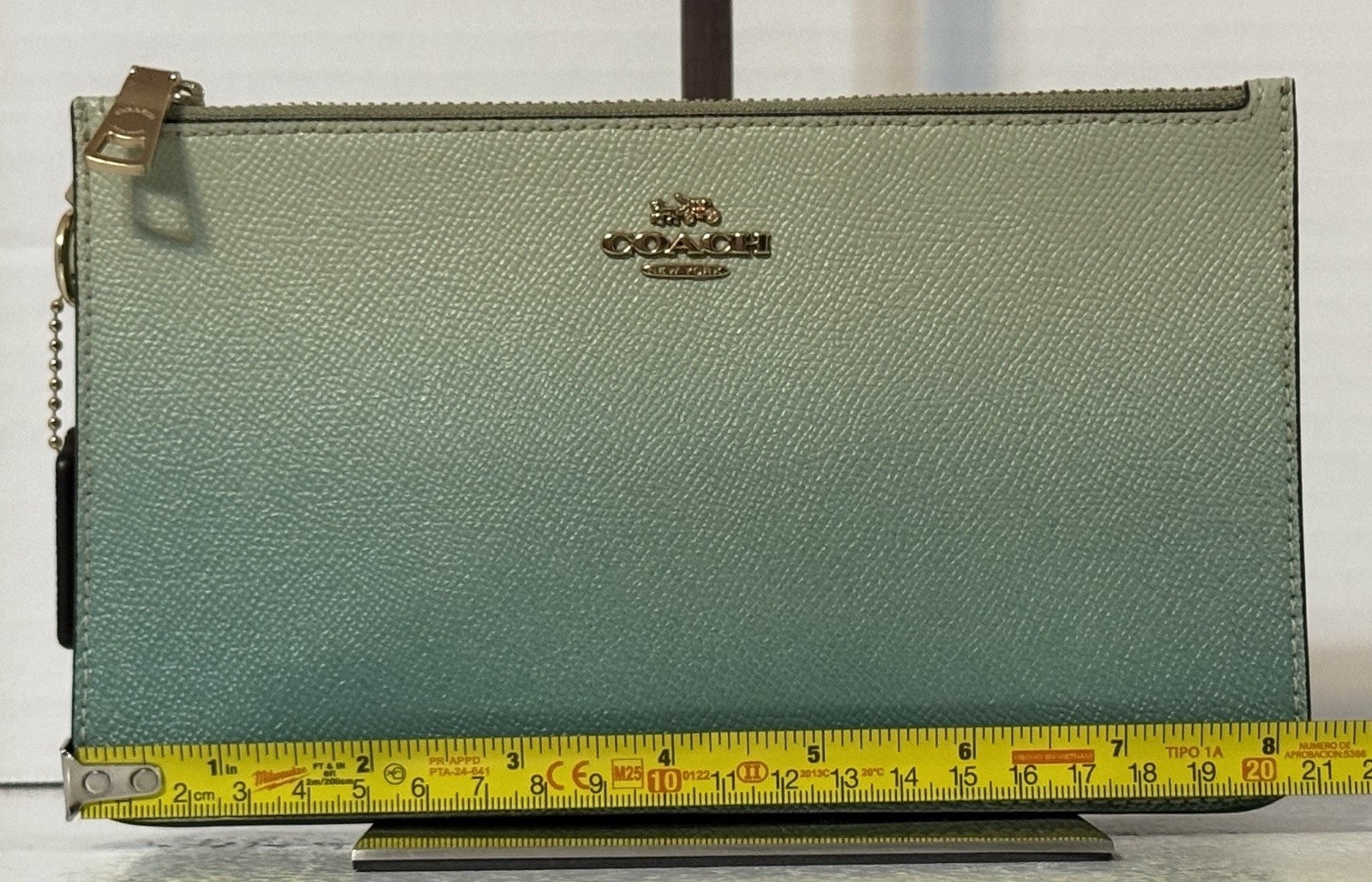2018 Coach Ombré Crosby Wristlet/Clutch Blues/Seagreen F39961 No Strap