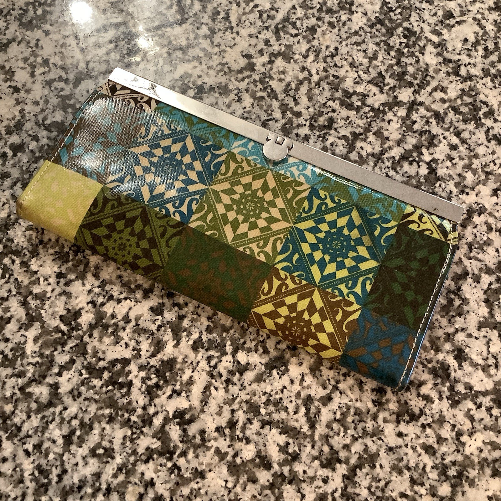 Braciano Clutch Purse Vintage Sixties Style Blue/Green Geometric Print 4×8 in.