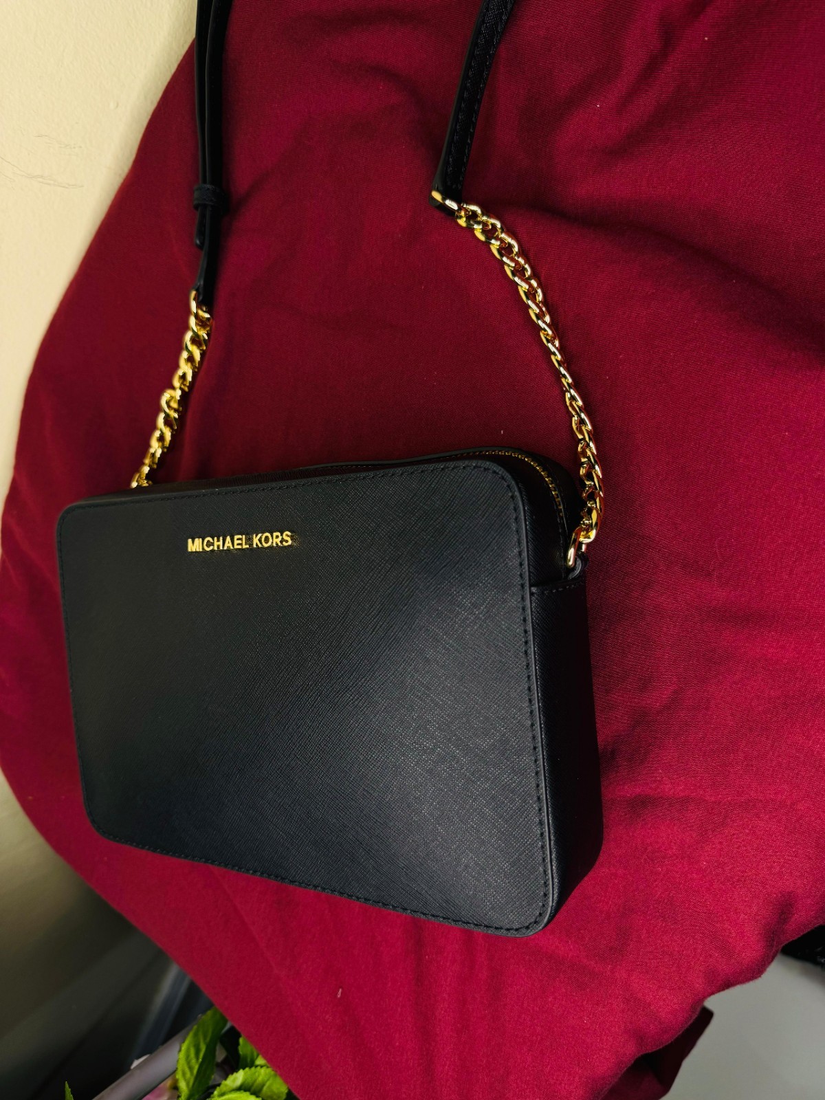 Michael Kors Jet Set Item East West Shoulder Crossbody Bag Black/Gold