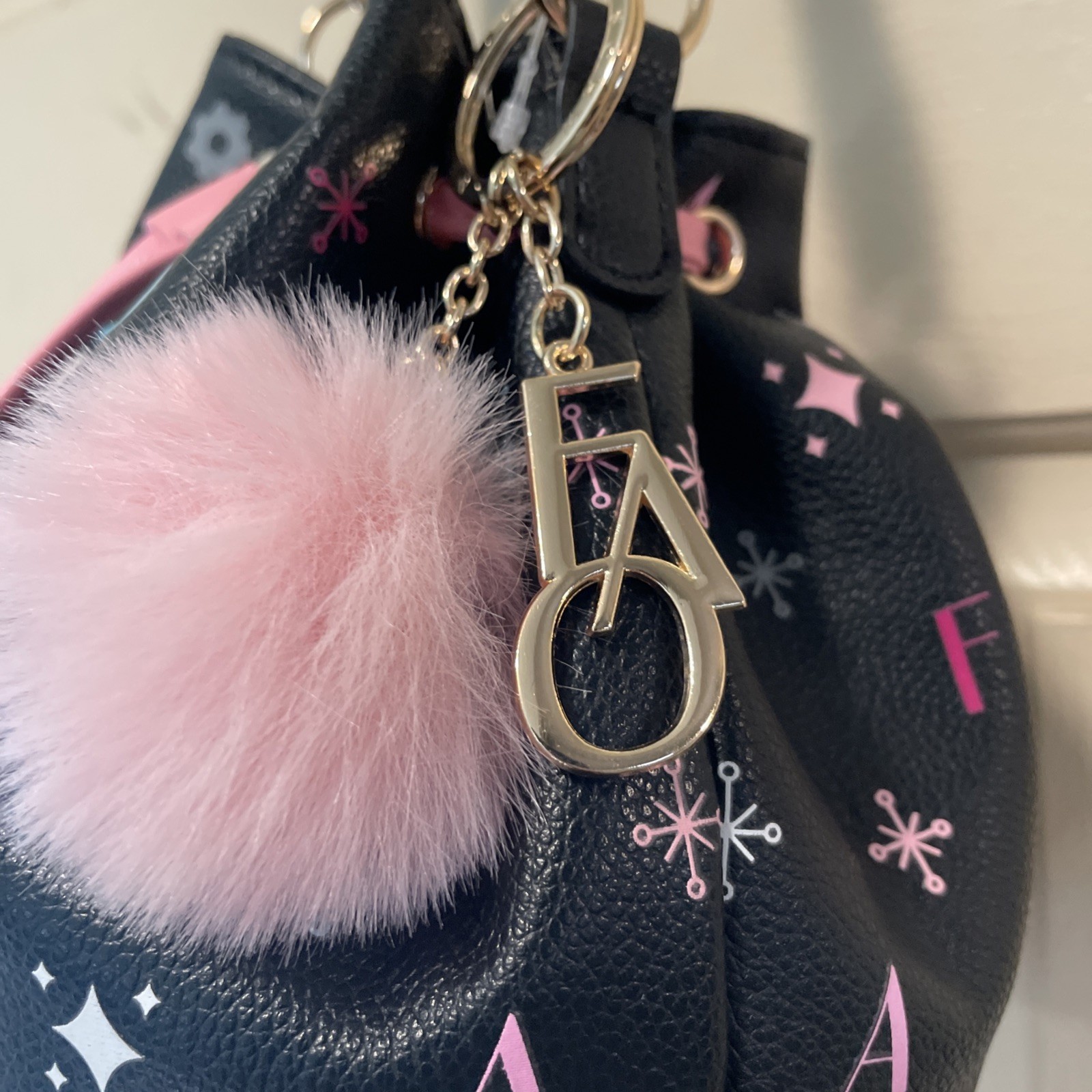 FAO Schwarz Prince St Bucket Bag Mini Purse Black w/ Pink Drawstring & Pom Keych