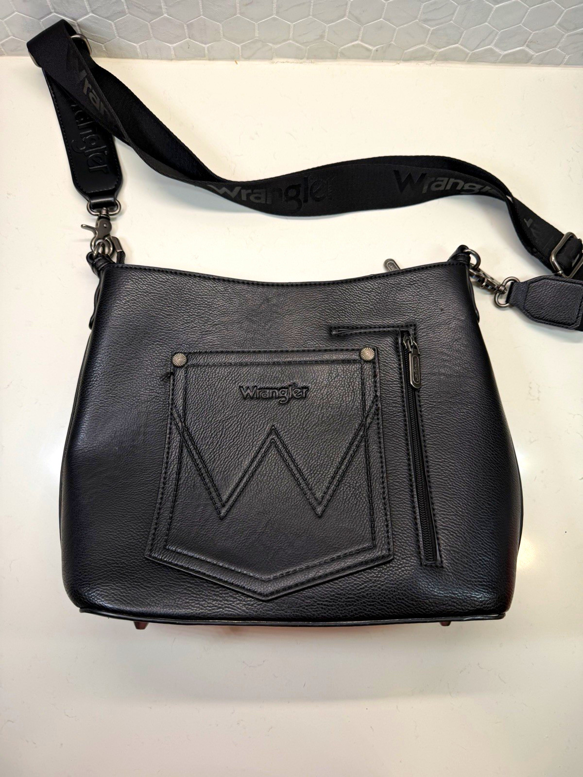 Wrangler Black Crossbody Bag Adjustable Detachable Logo Strap Zip Pockets