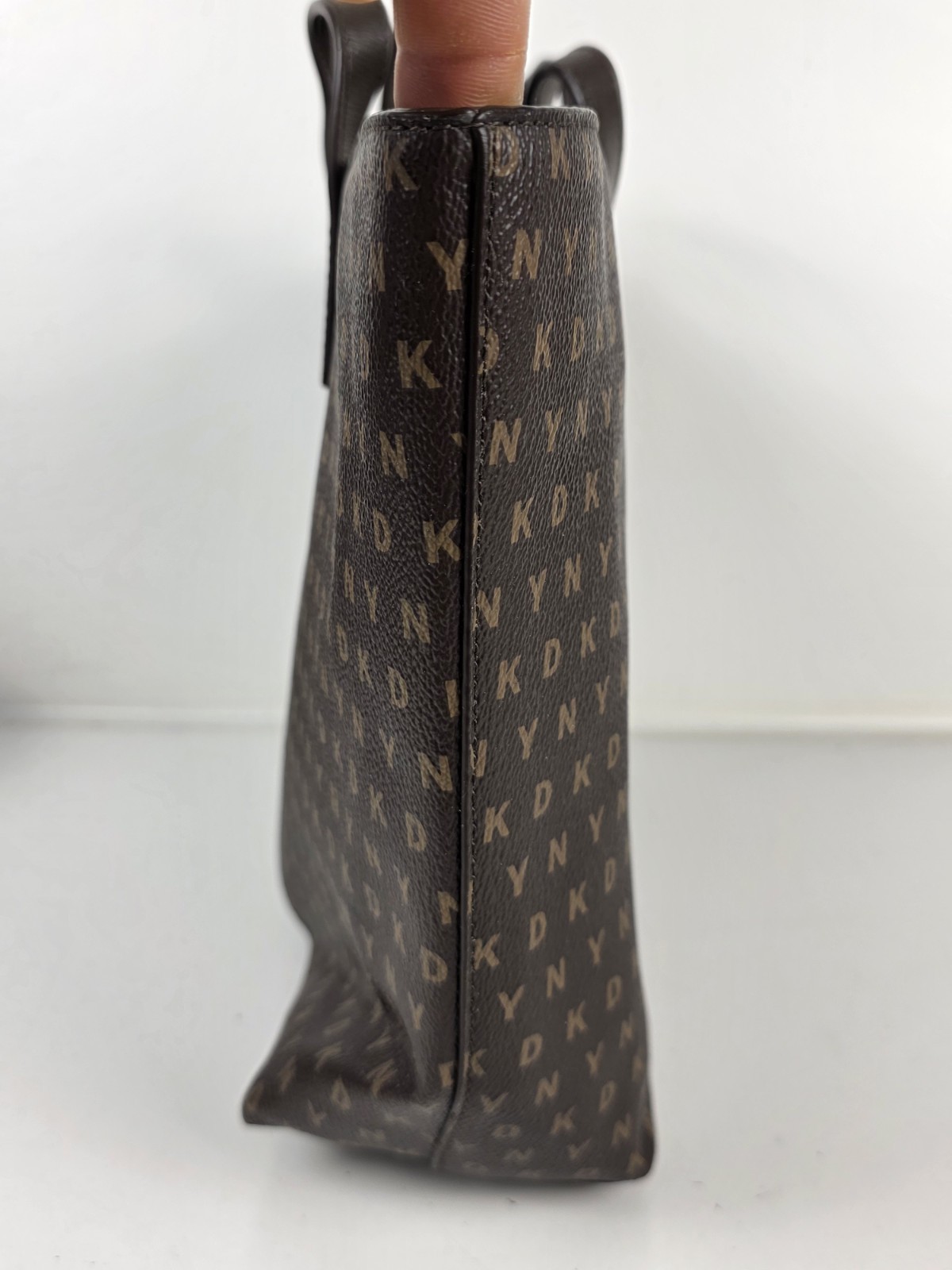 DKNY Brown Signature Print Tote Bag 15″W x 9-1/2″H x 4″D