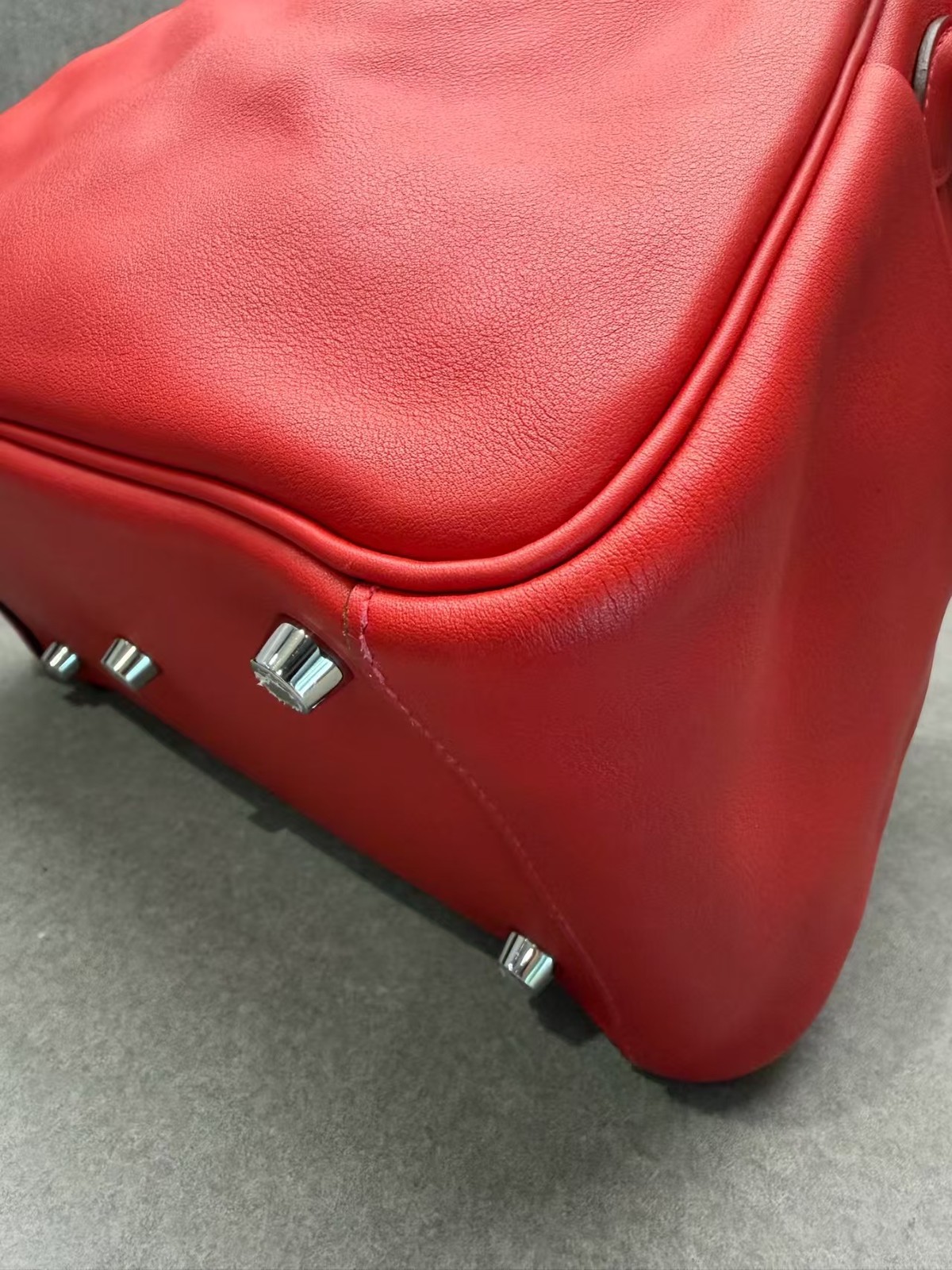 Hermes Lindy 26 Rouge Casaque Q5 Red Swift Silver Hardware PHW Bag Auth