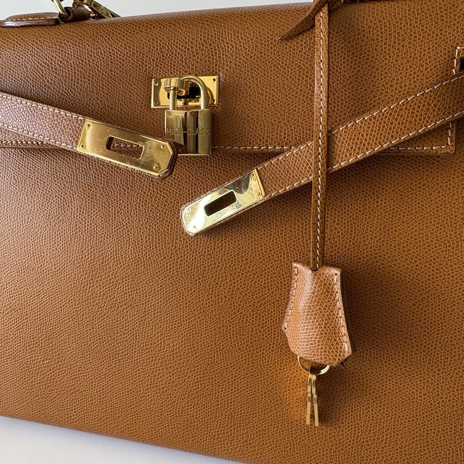 Authentic High Class Hand bag Camel Brown Leather From Japan 01210