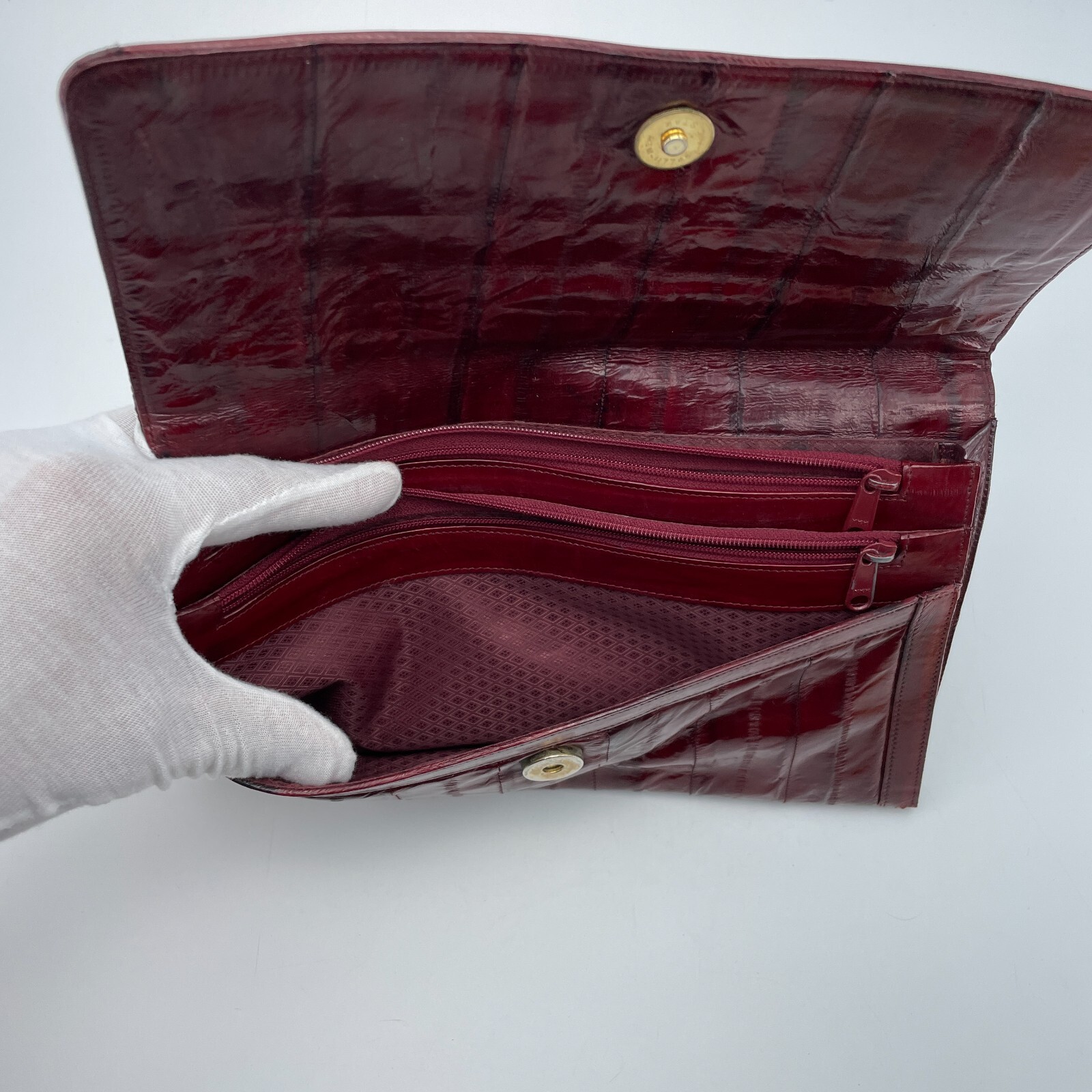 VTG Eel Skin Clutch Purse Red Color Button Closure Zip Compartments 10″ Korea