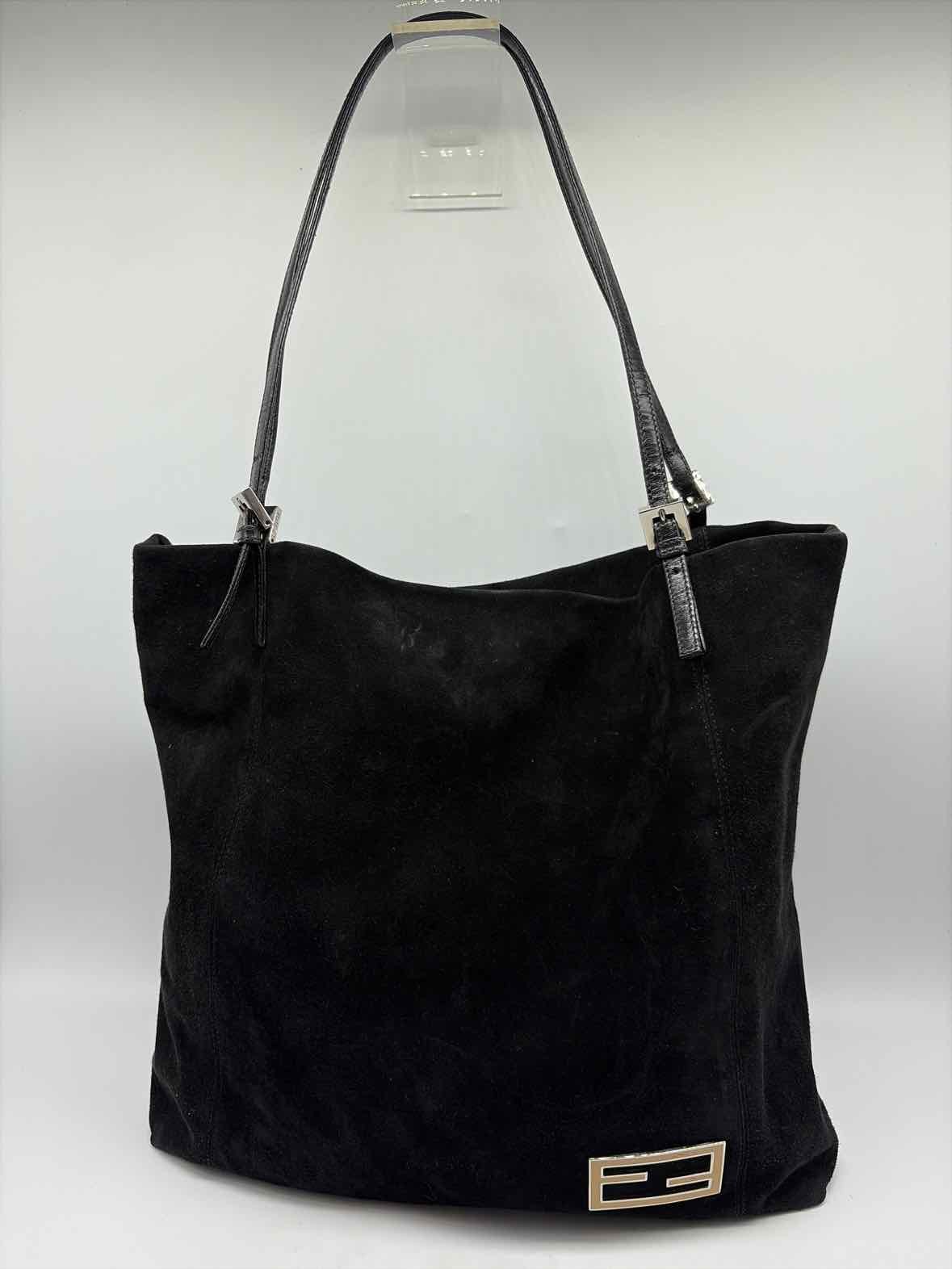 Pre-Owned Fendi Black Mamma Baguette Shoulder Bag Shoulder Bag