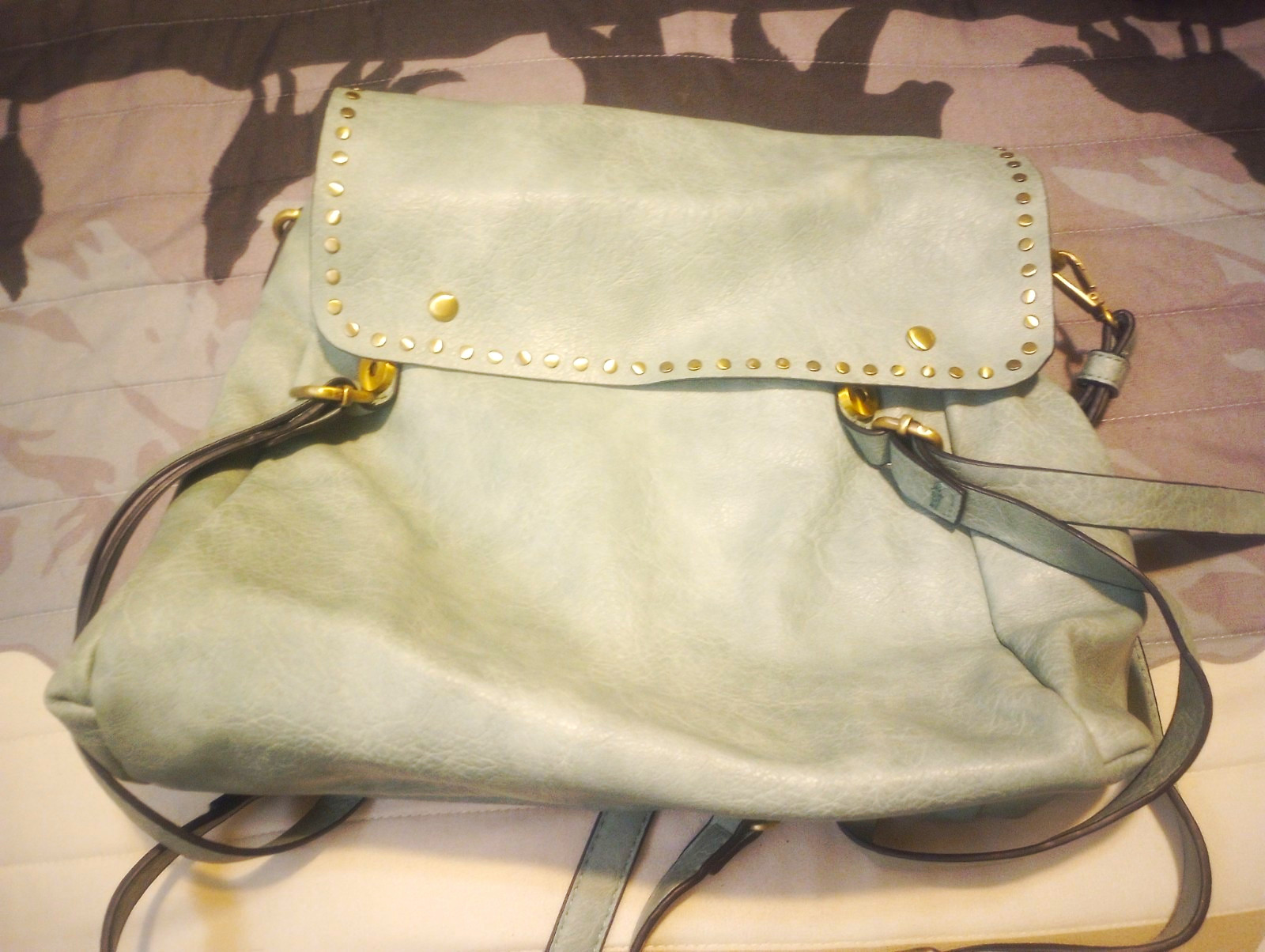 JEN&CO Green Studded Flap Crossbody Bag Zip Closure Medium Lined Inner Pockets