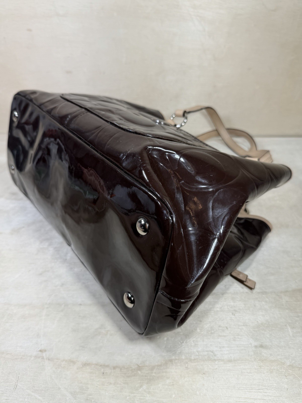 Coach Peyton Embossed Patent Leather Kiss-Lock Tote F25487 Brown Tan Trim Rare