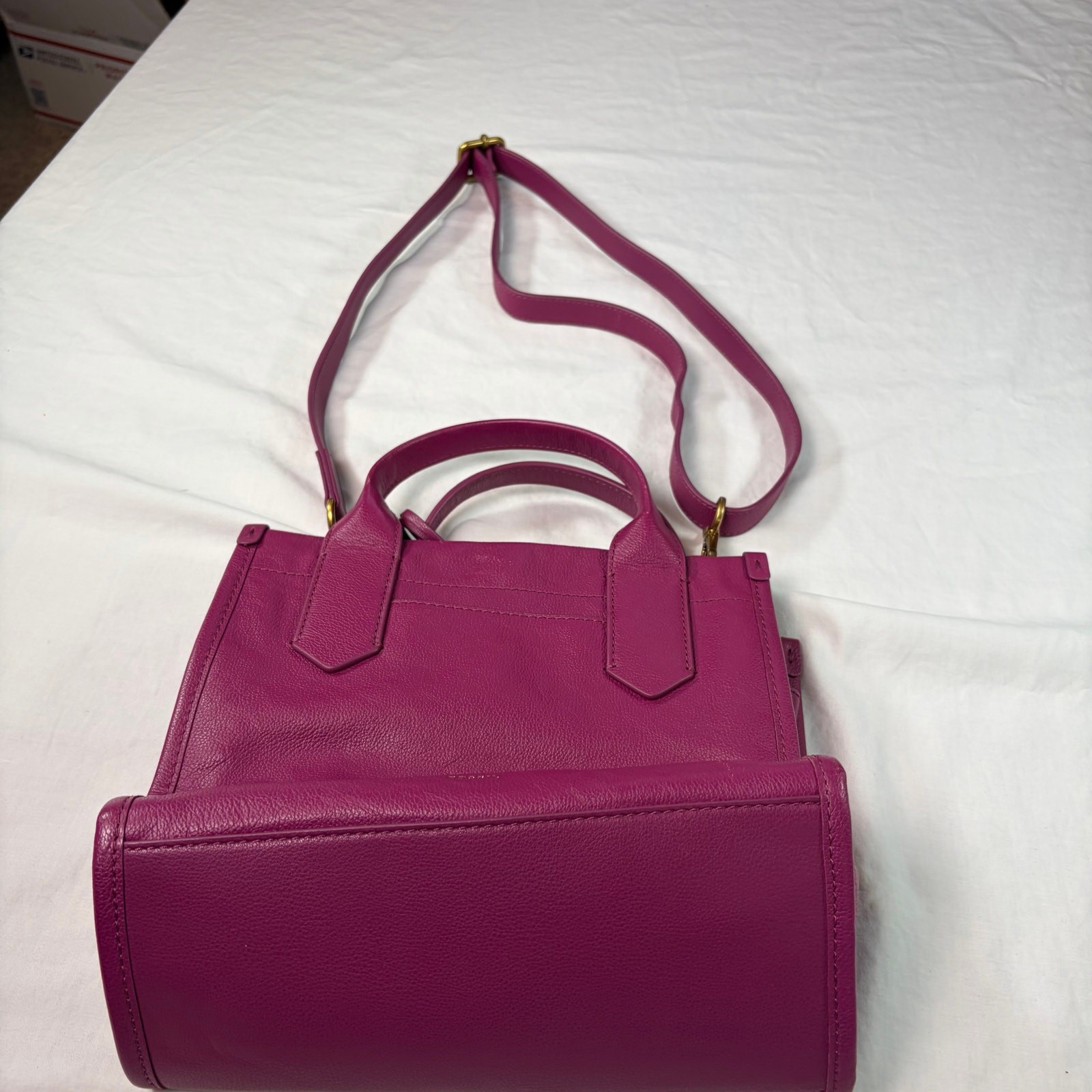 Fossil Kyler Satchel leather purple, plum, raspberry. purse, pocketbook, luxury