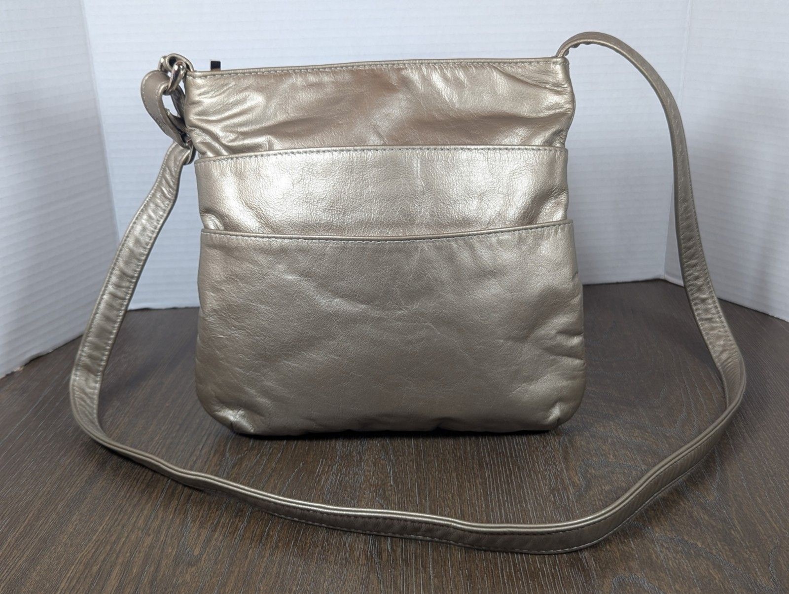 DAWLI Leather Crossbody Purse Handbag Metallic Gold Zip Closure Pockets USA Made