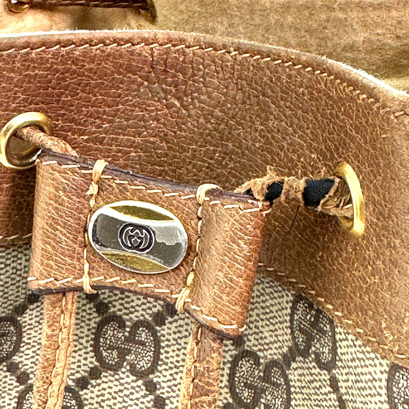 Vintage Gucci Sherry GG PVC Leather Shoulder Drawstring Hand Bag Brown 41 02 034