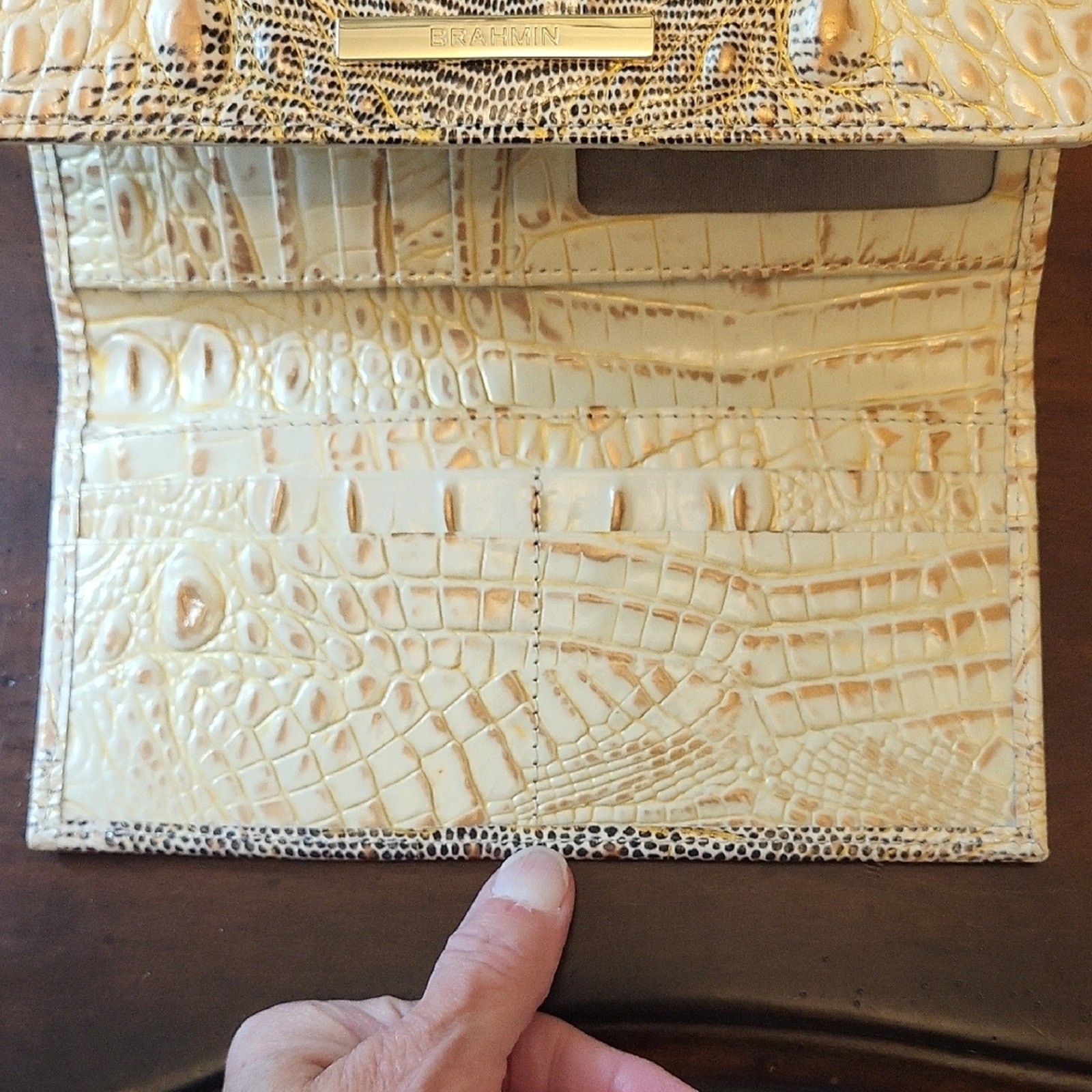 Brahmin Elegant Cream and Brown Wallet EUC