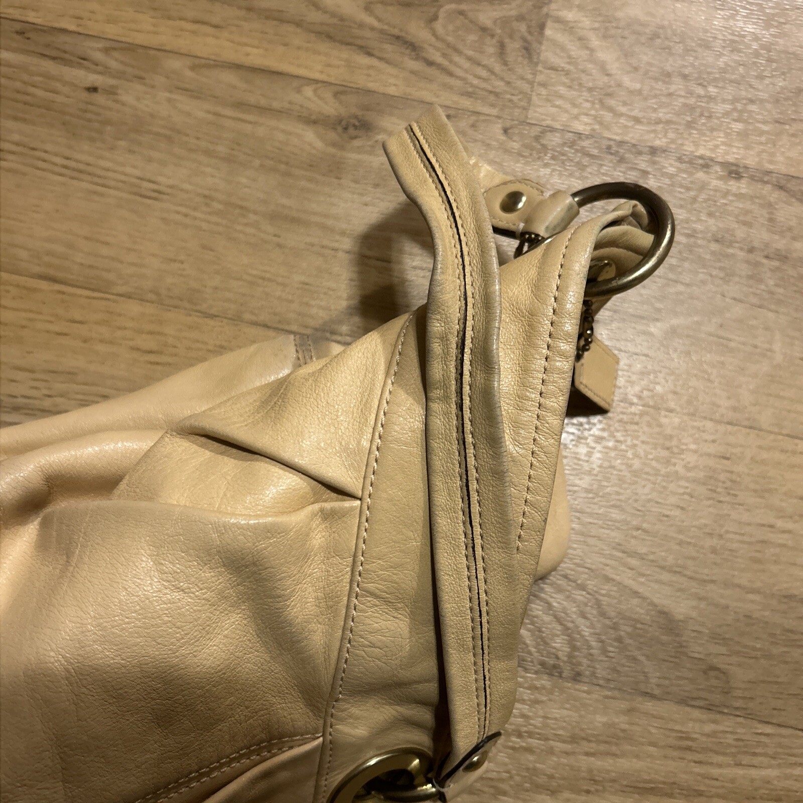 Coach Madison One strap Hobo Shoulder Bag Pale Yellow Tan Beige Color