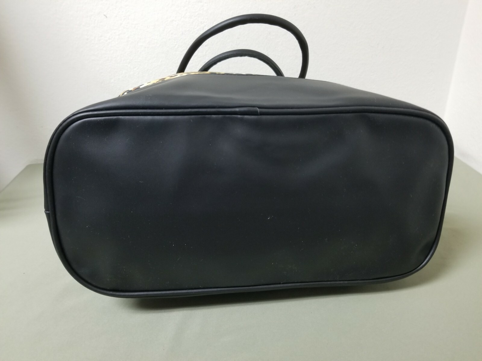 New Fredericks Of Hollywood Leopard Print Purse Bag.