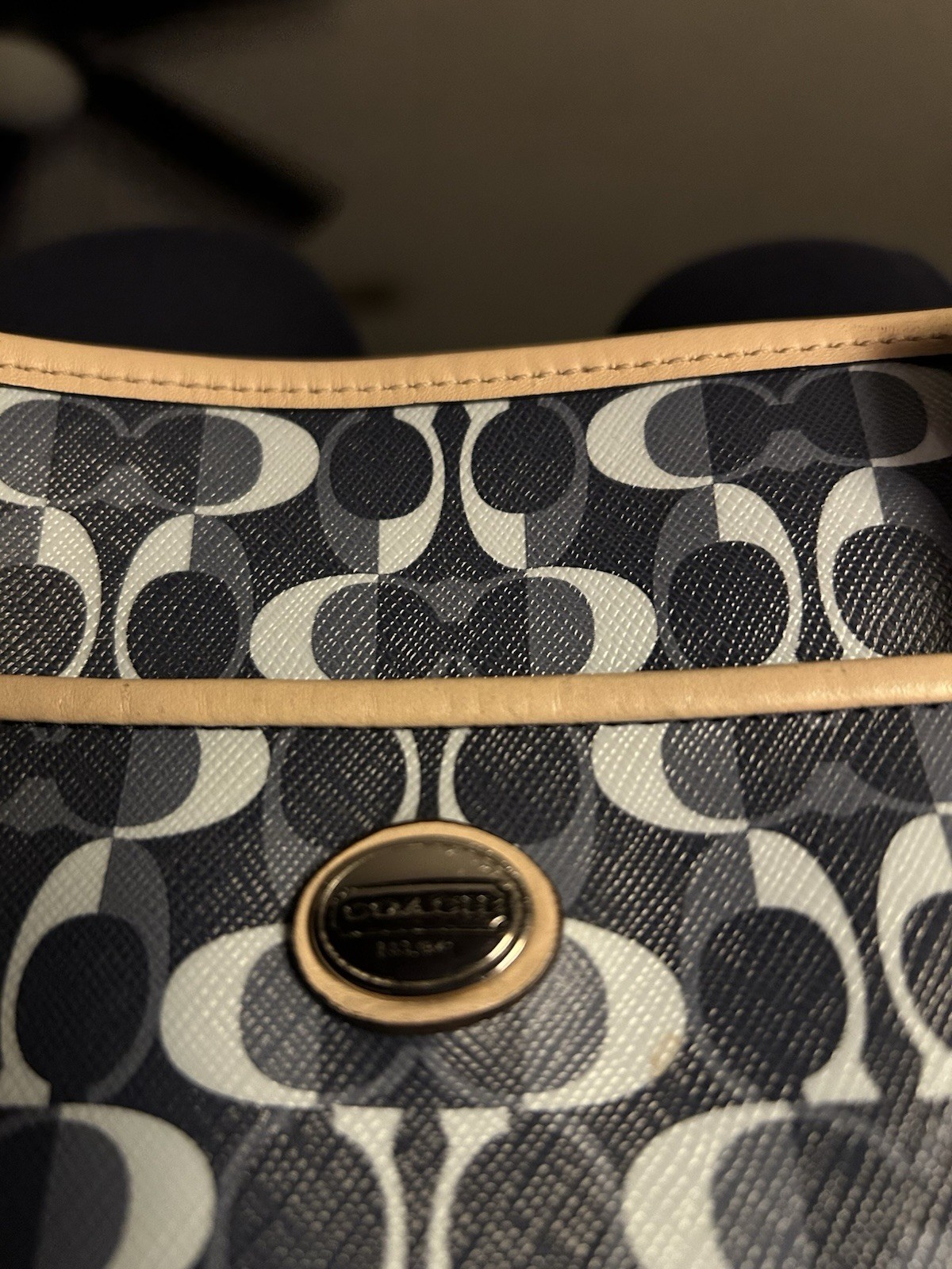 Coach Versatile 2way Hand or Shoulder bag Featuring the Iconic Signature Pattern