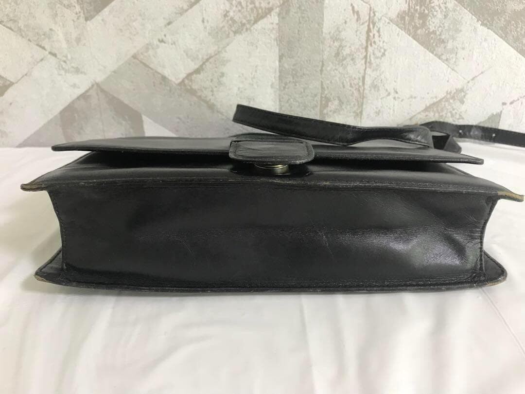 BALLY Black Leather Crossbody Shoulder Bag Ladies Buckle 26cm Luxury Handbag