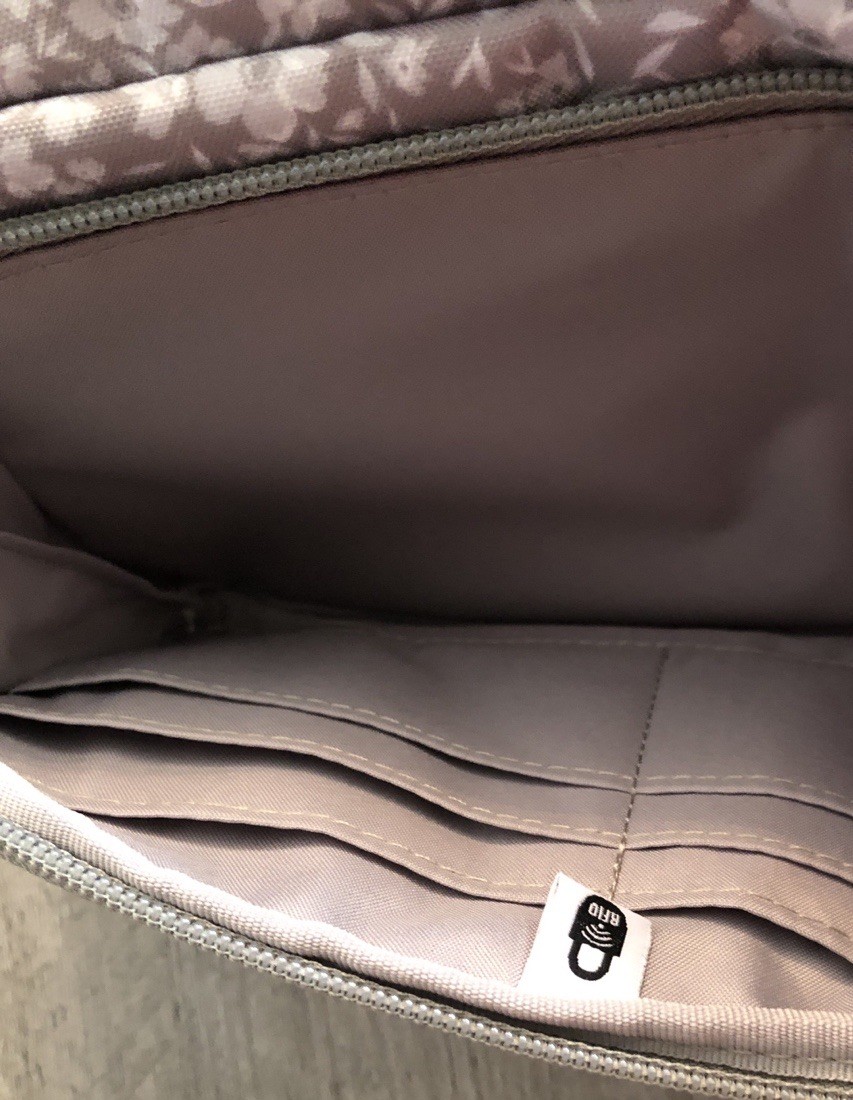 baggallini 100% Polyester True Classic Belt Sling Bag Color Light Gray Petal NWT