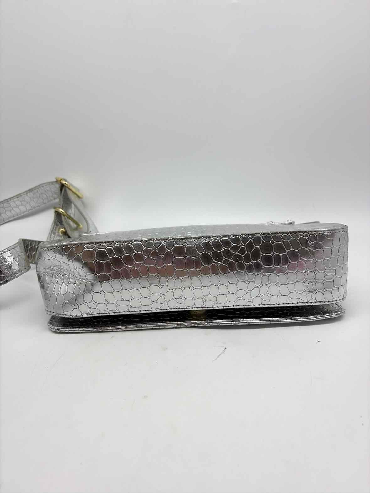 Pre-Owned V Italia Silver Crossbody Crossbody