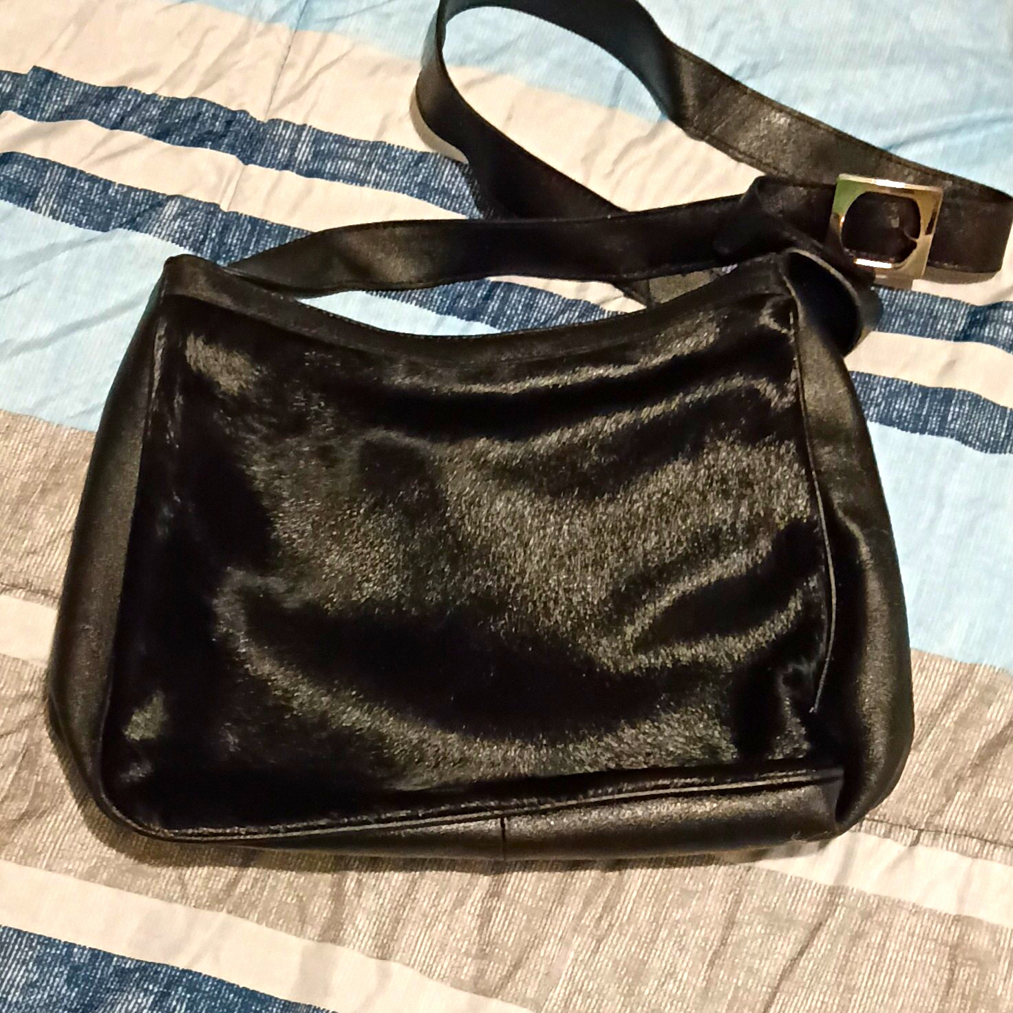 Valerie Stevens Black Shoulder Bag Zip Closure Leather W/Fur Gold Buckle