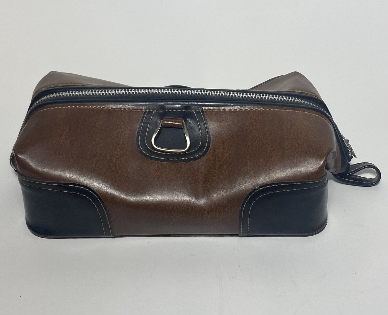 VINTAGE ROLFS GENUINE LEATHER PURSE W/SATIN LINER & ZIPPER