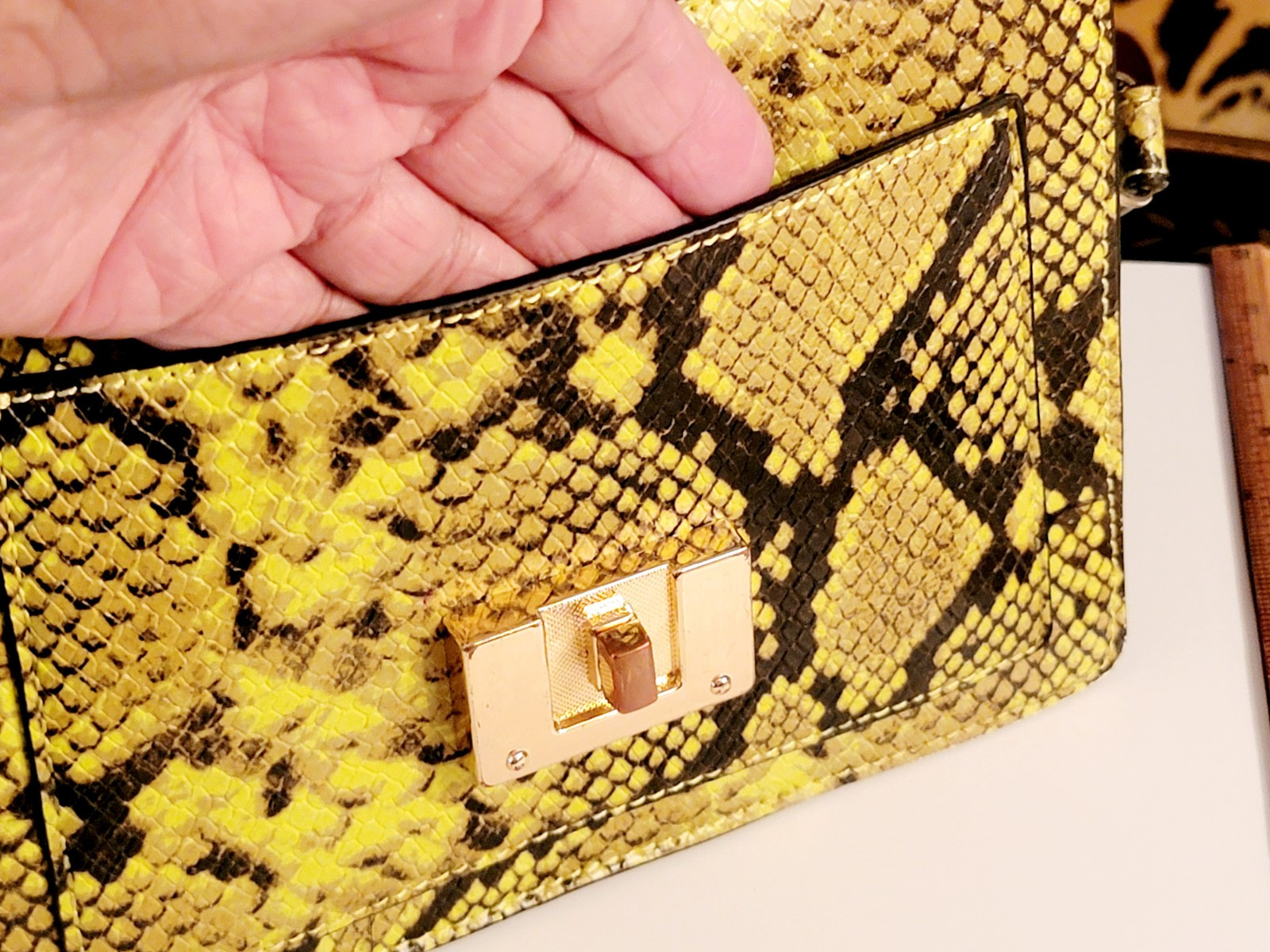 ALDO SMALL ACID GREEN FAUX PYTHON CROSSBODY HANDBAG, STRAP & TASSEL