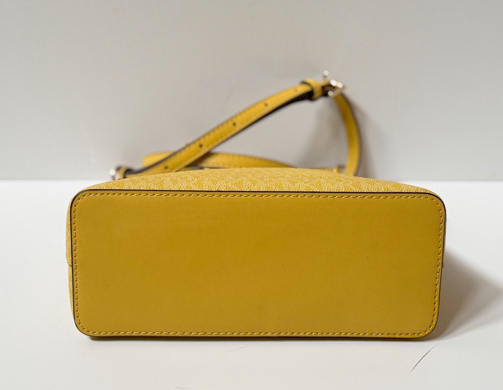 Michael Kors Jet Set Travel Dome Crossbody Bag MK Color-Block Yellow Multi