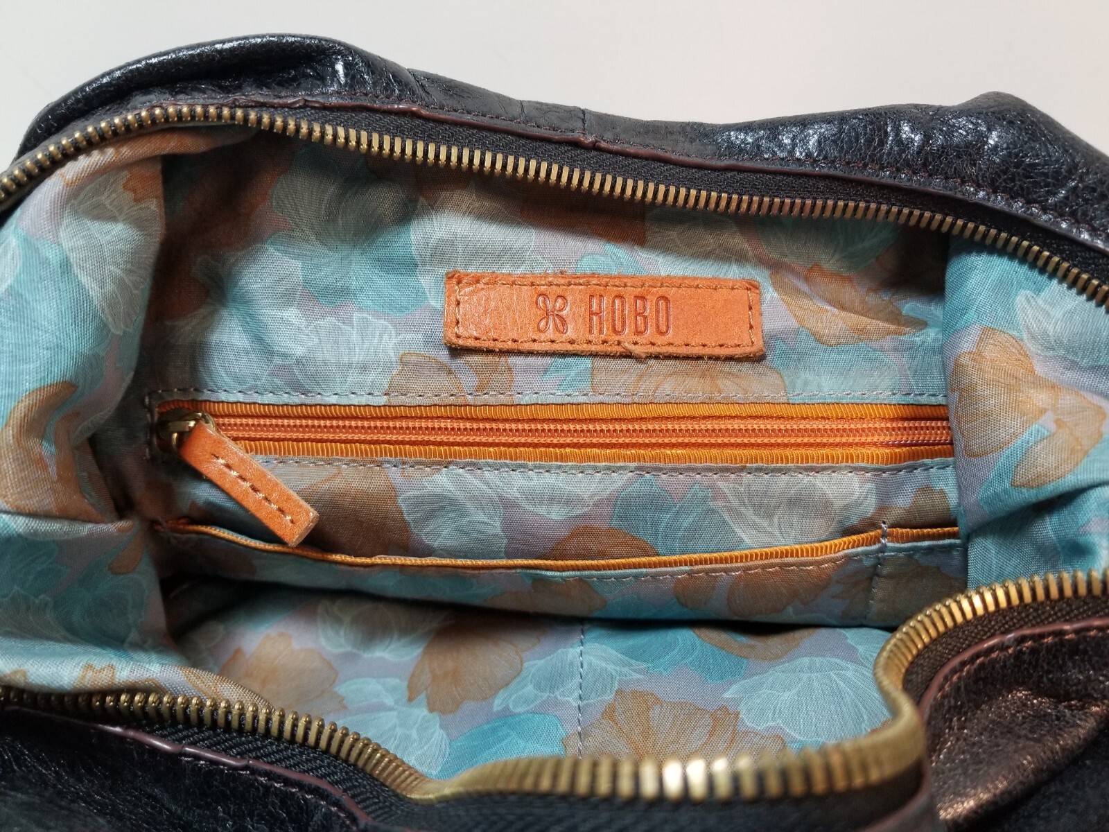 HOBO Womens Right Handed Concealed Carry Leather Handbag 23″ Long 16″ Wide
