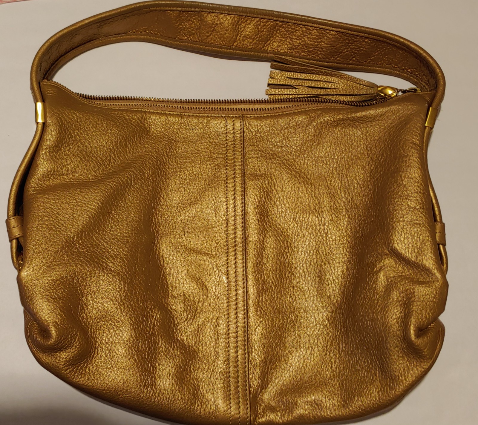 Elliott Lucca – Handbag – Gold Leather – Zip closure – 14 in x 10 in x 2.5 in