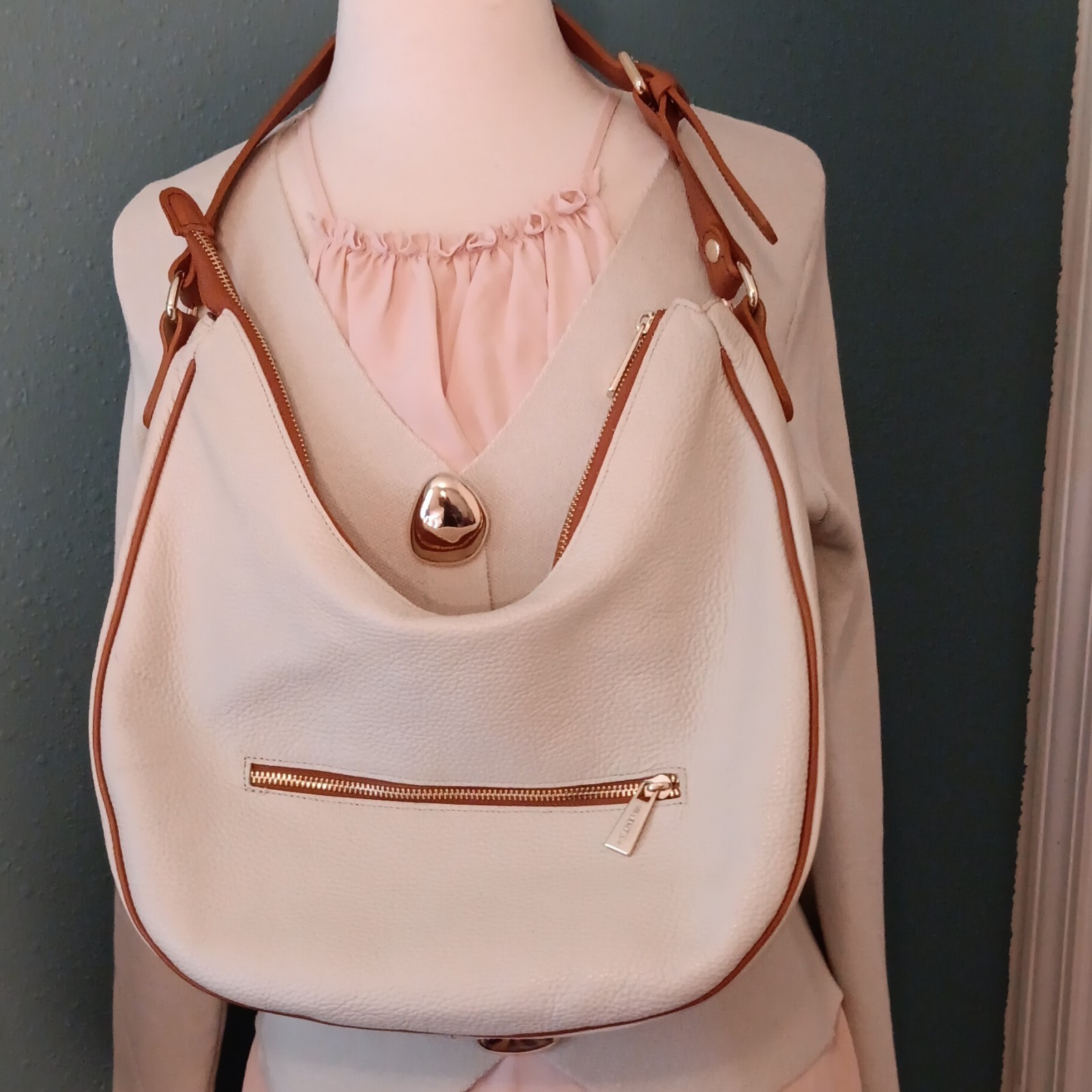 Valentina Italian Leather Pebble Cream/Tan Shoulder Bag