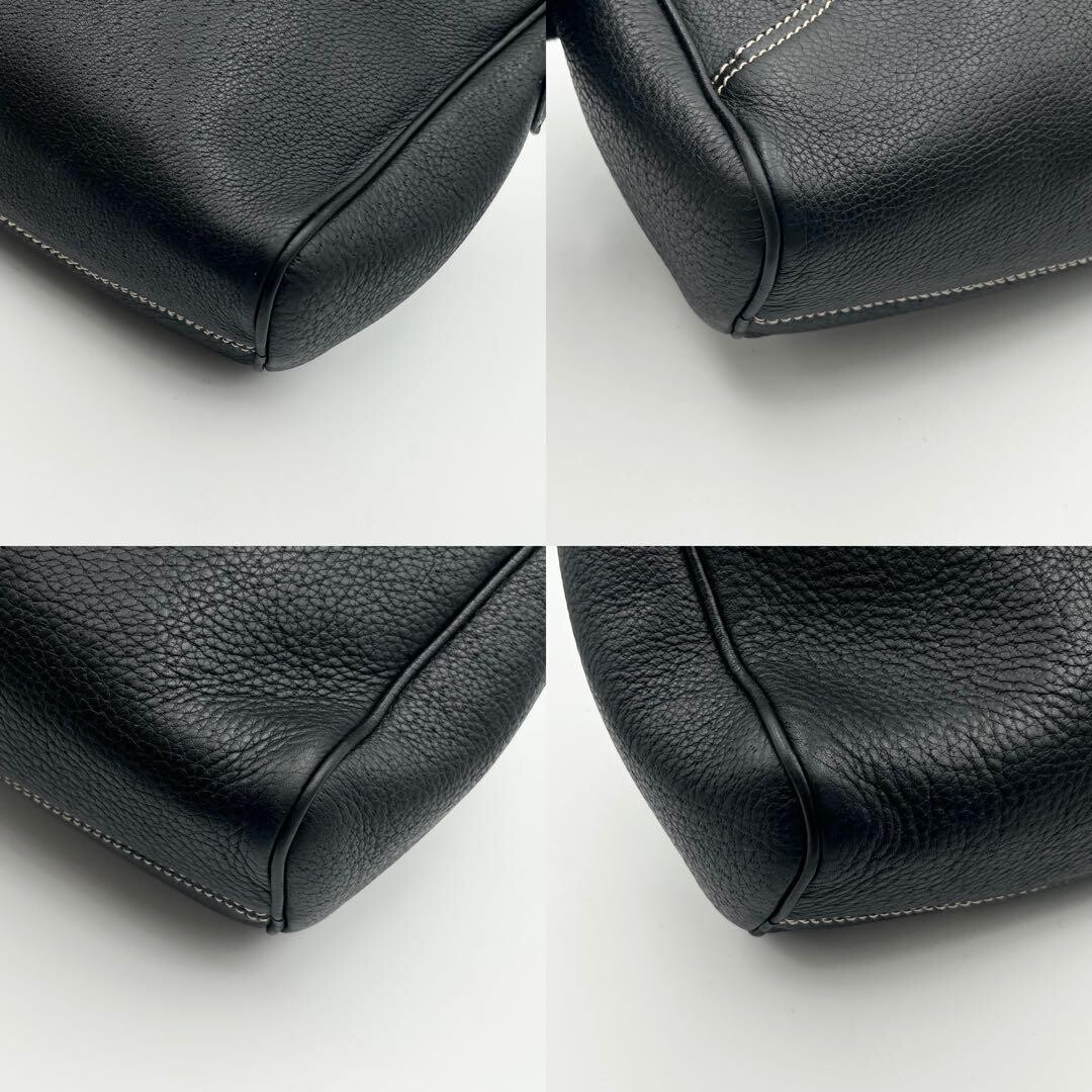 Salvatore Ferragamo Shoulder bag Gancini Black Authentic From Japan