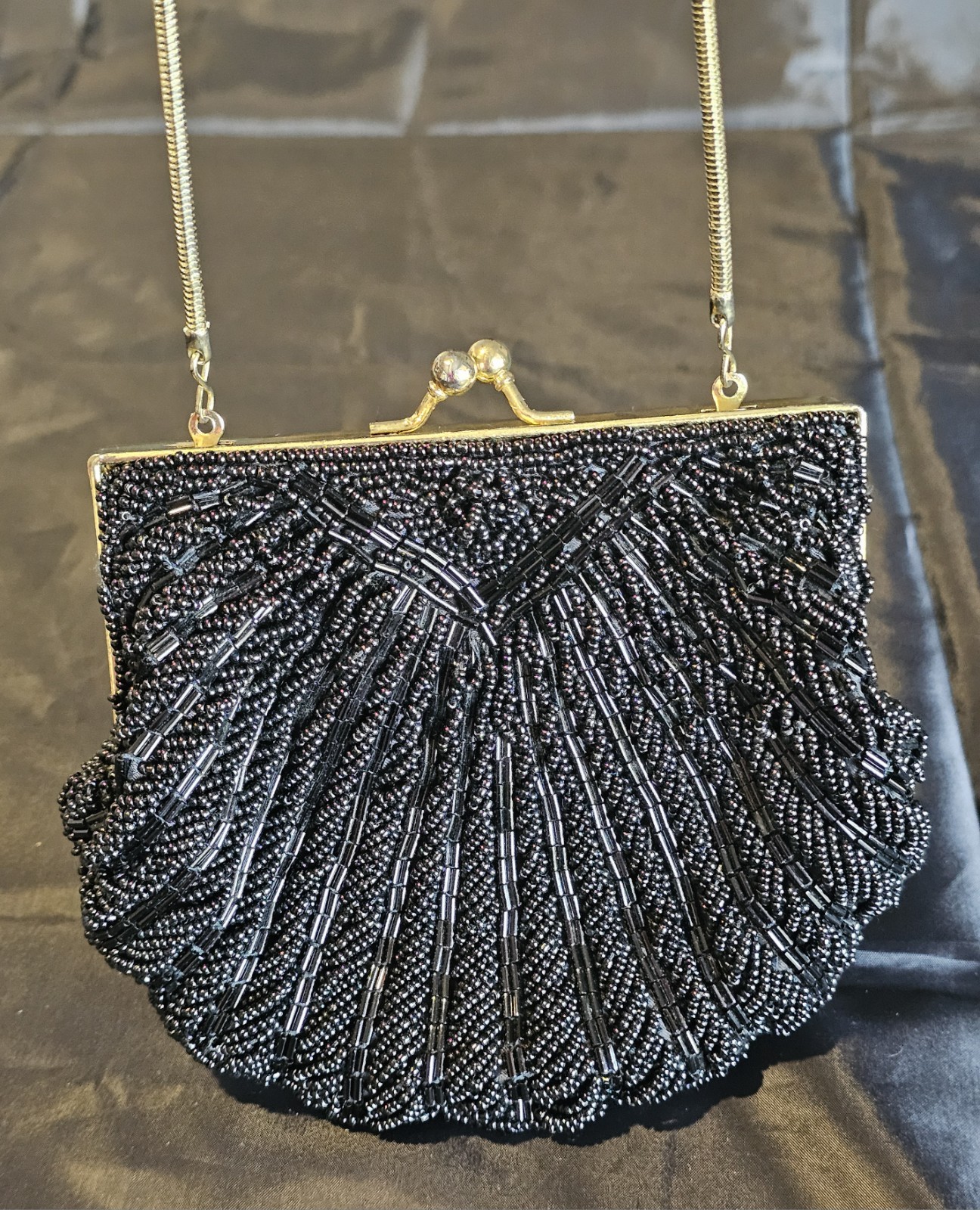 Vintage Beaded Clam Shell Clutch Purse w/ Chain Strap & Kiss Lock Flapper Style