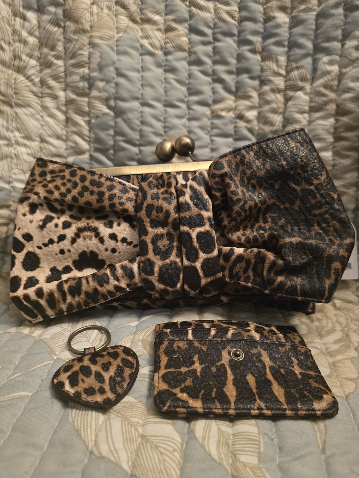 NWT Jessica Simpson Leopard Jenny Bow Kisslock Clutch With Key & Card Holders