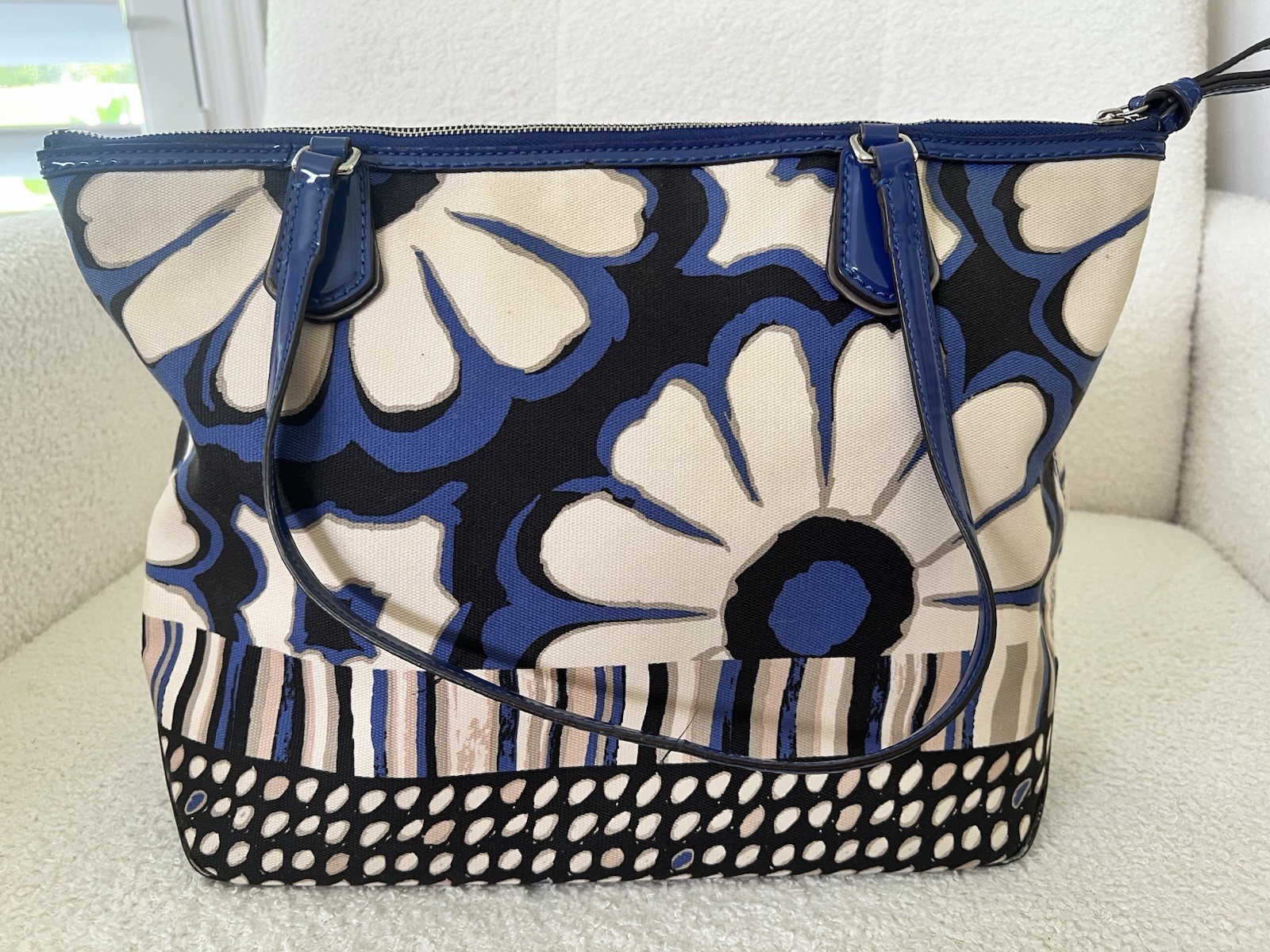 Coach Blue White Black Floral Tote Shoulder Zip Bag, Pink Lining, Charm