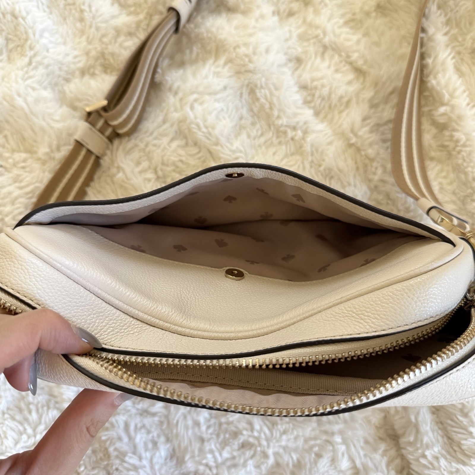 KATE SPADE NEW YORK Ivory Small Pebbled Crossbody Bag w Adjustable Stripe Strap