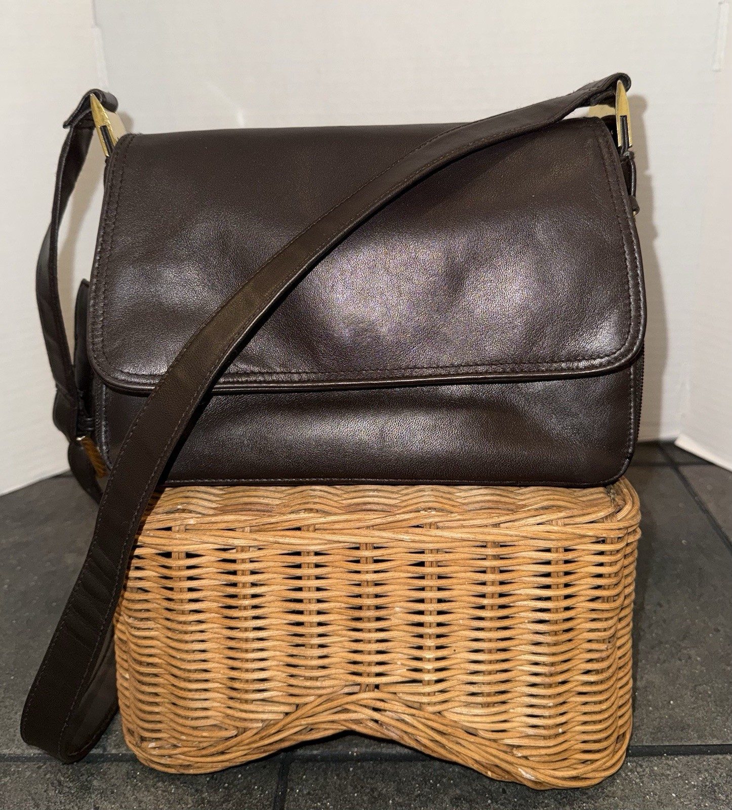 Vintage Brown Leather Worthington Museum Crossbody Bag