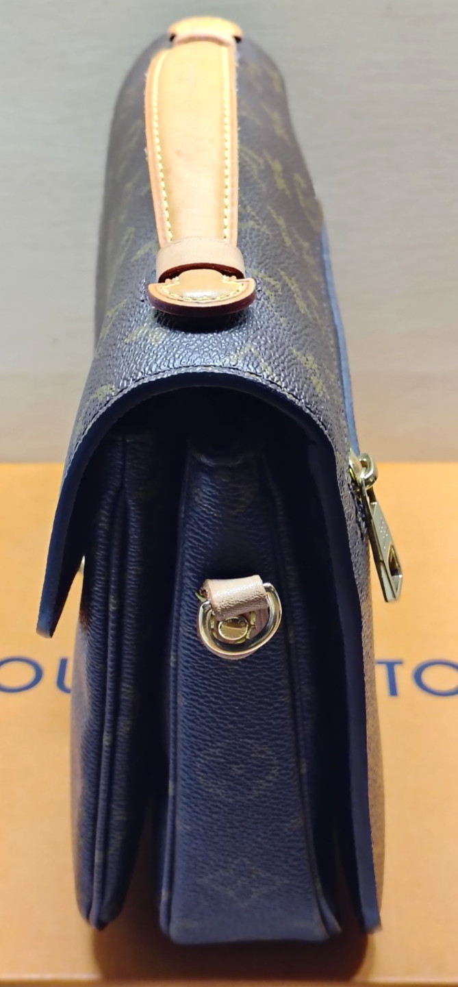 Louis Vuitton Pochette Metis, classic Monogram canvas, polished gold tone S lock