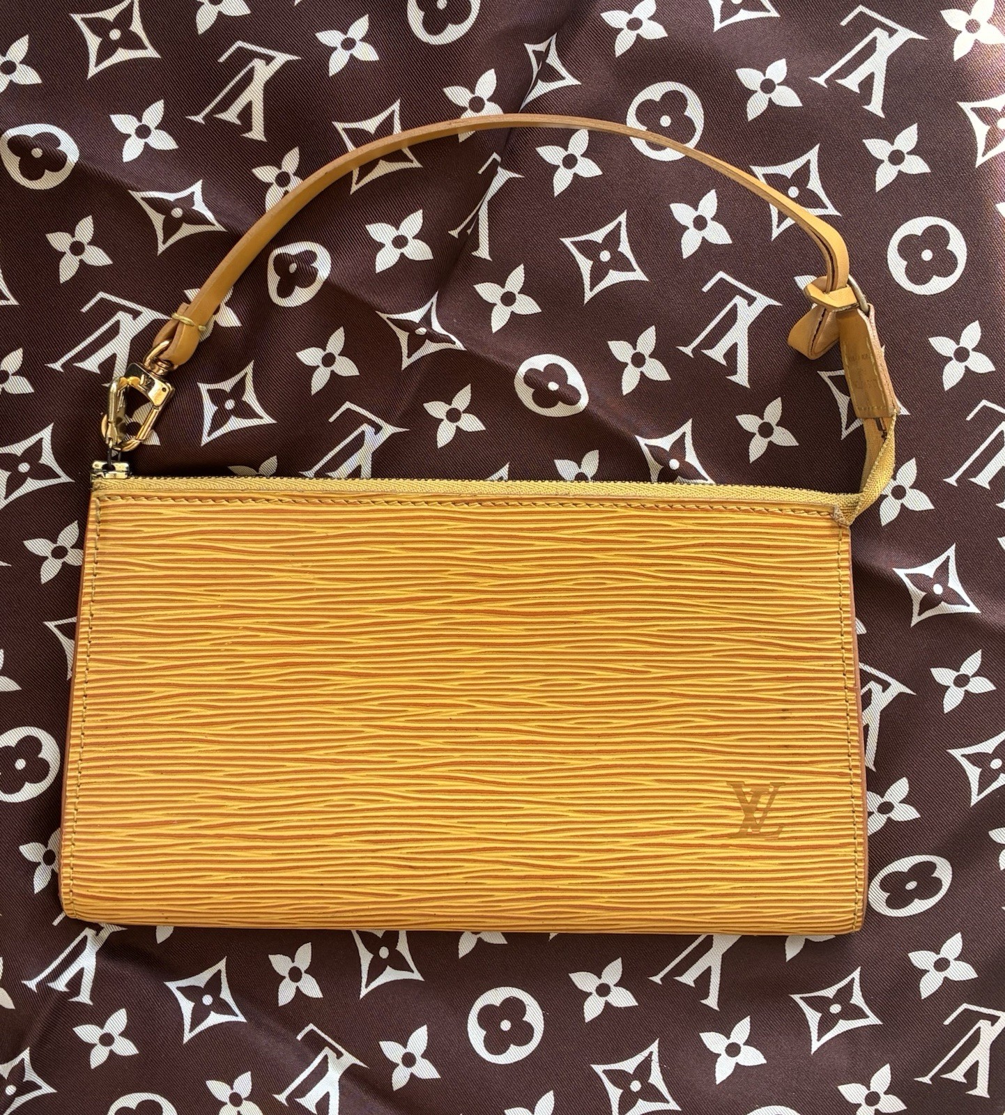 Louis Vuitton Vintage Yellow Epi Pochette Clutch Bag Made In France Alcantara