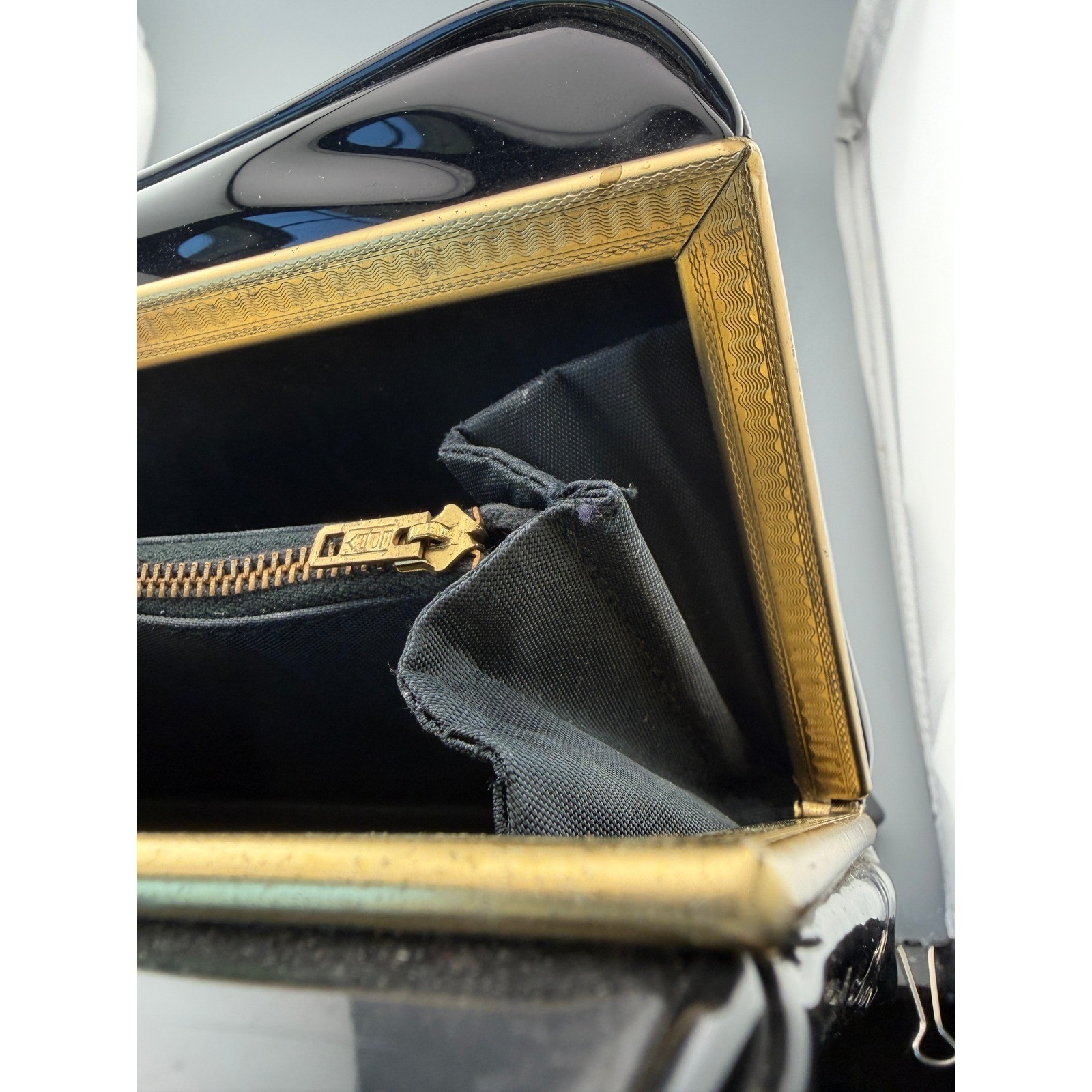 Vintage Clutch Purse Black Patent Gold Tone Kiss Lock Talon Zip Evening Bag 9″