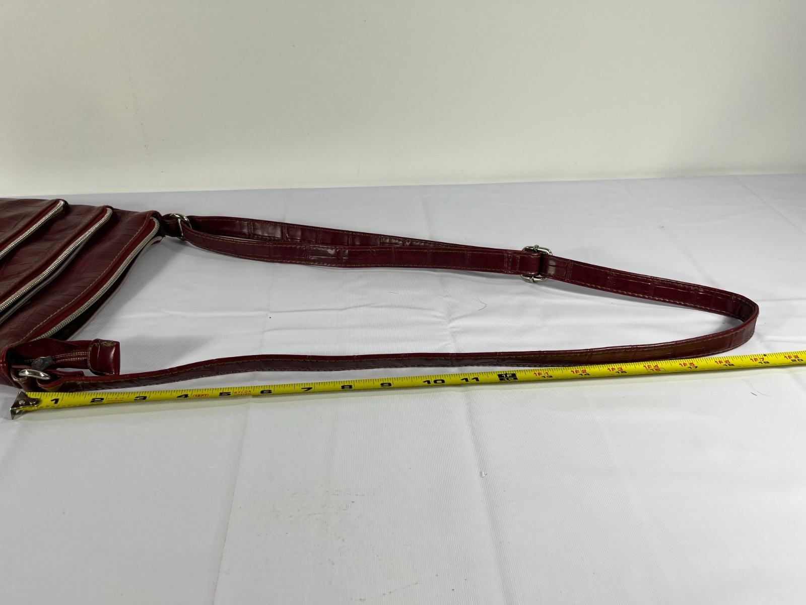 Relic Crossbody Purse Burgundy Faux Leather 8.5 x 8.5in 5 Zippered Pockets
