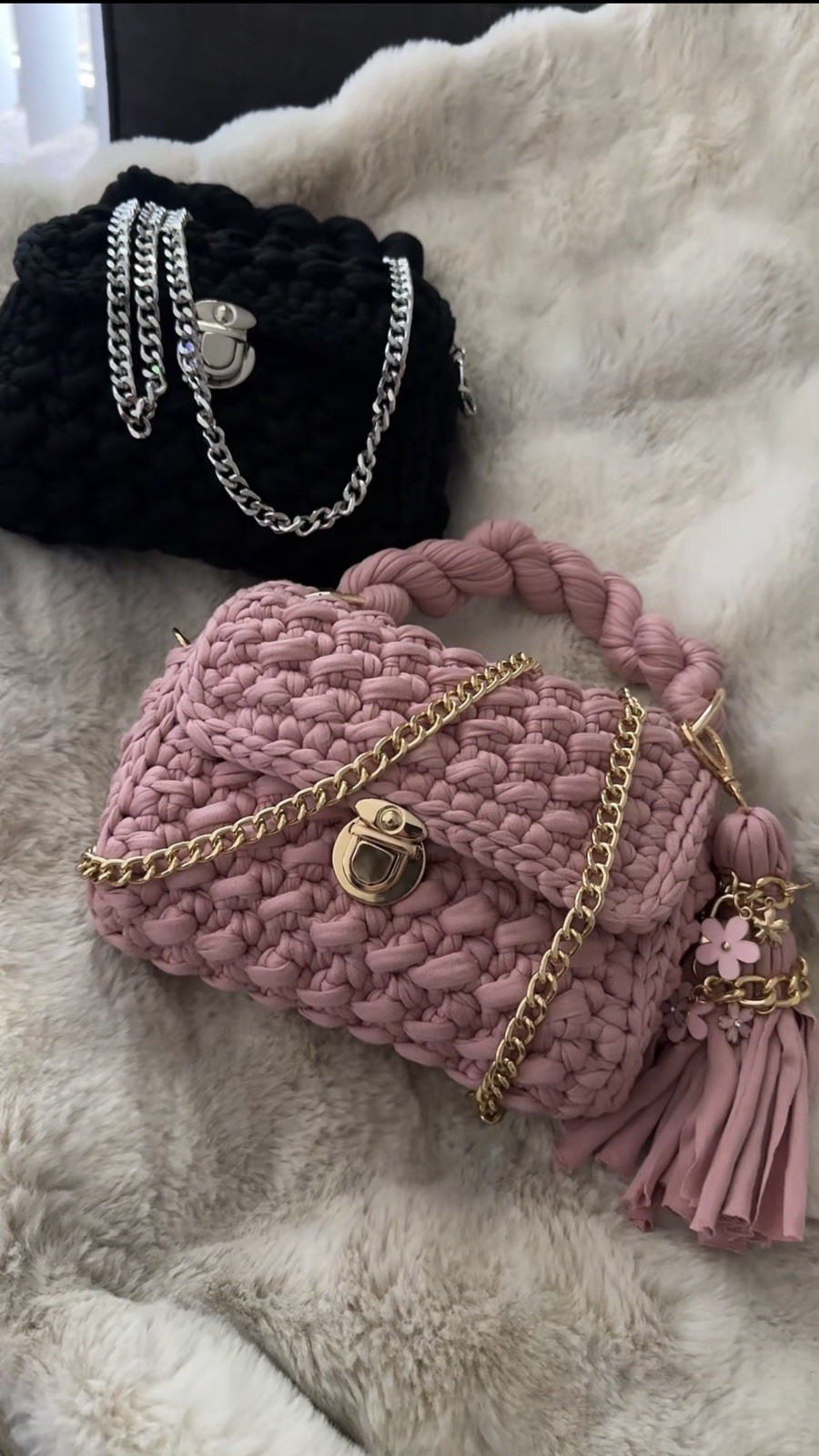 Pink Knit Crochet Top Handle Bag, Gold Chain Shoulder Strap, Turn Lock, Tassel