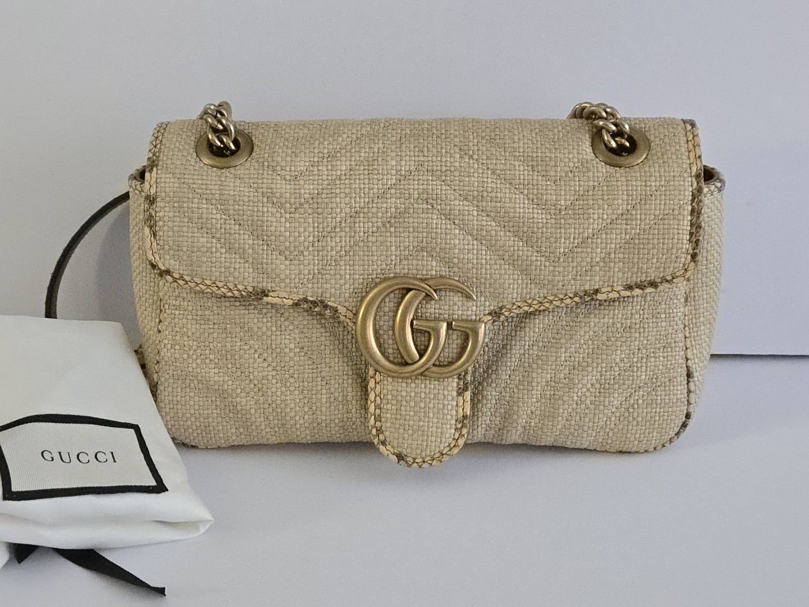 GUCCI Natural Raffia and Snakeskin GG Marmont Matelasse Small