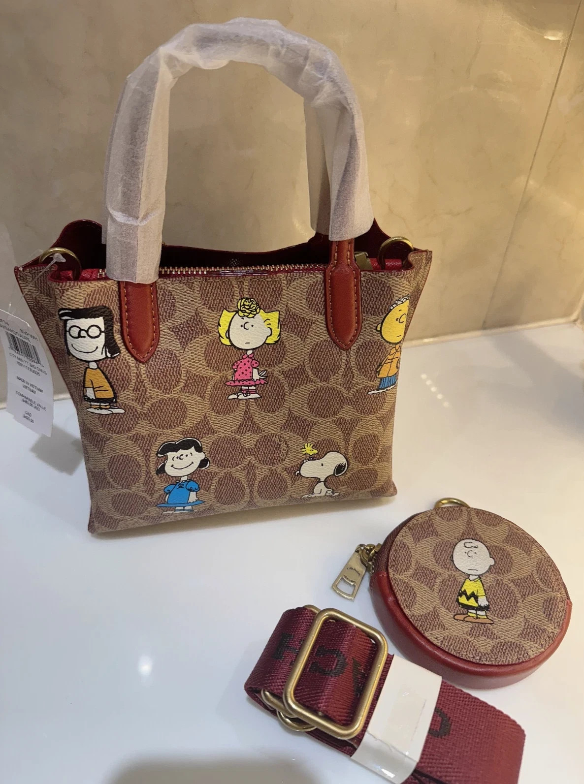 COACH X PEANUTS CBF74 Willow Tote Bag 18, Signature Canvas Removable zip pouch!